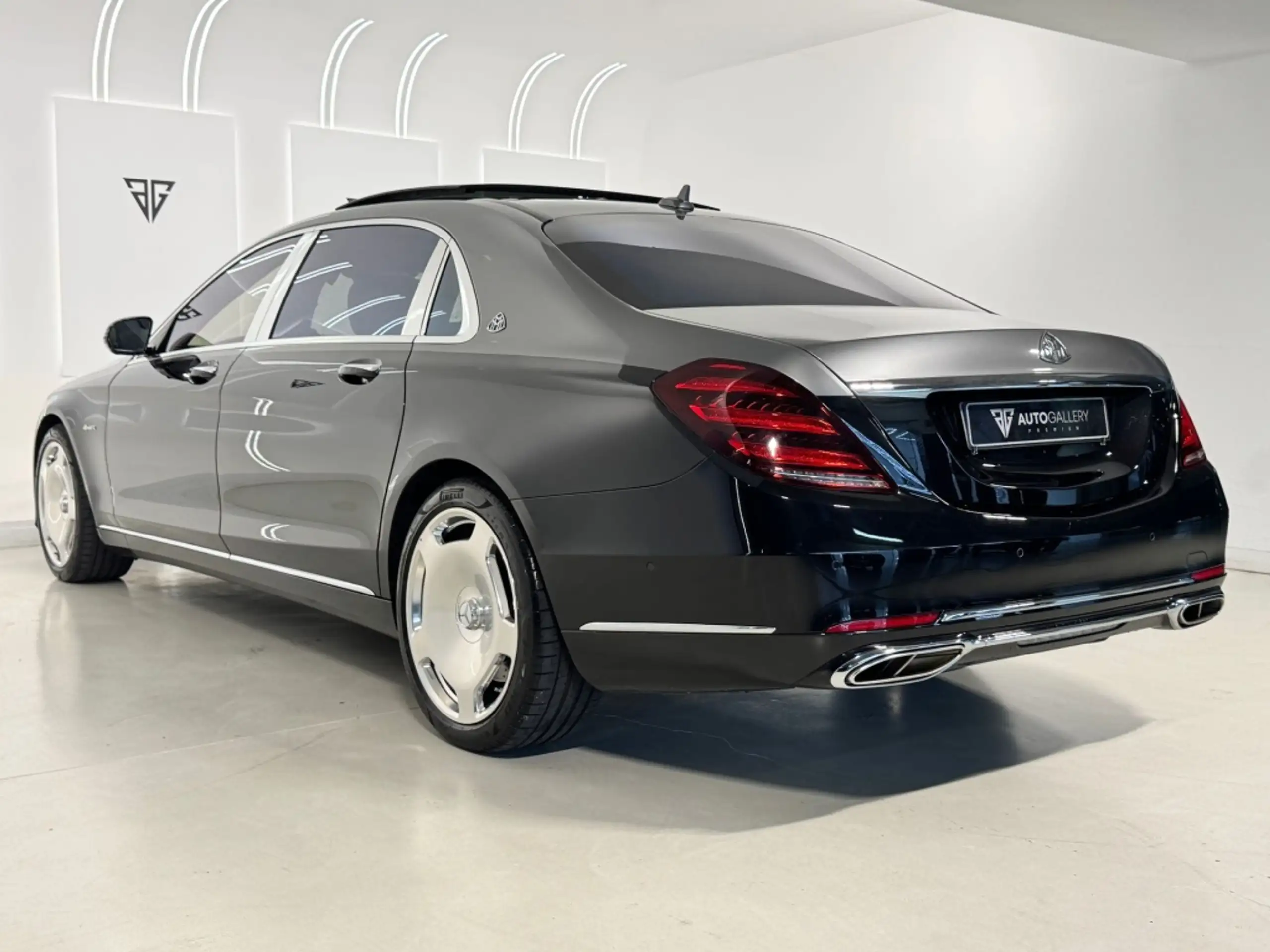 Mercedes-Benz - S 560