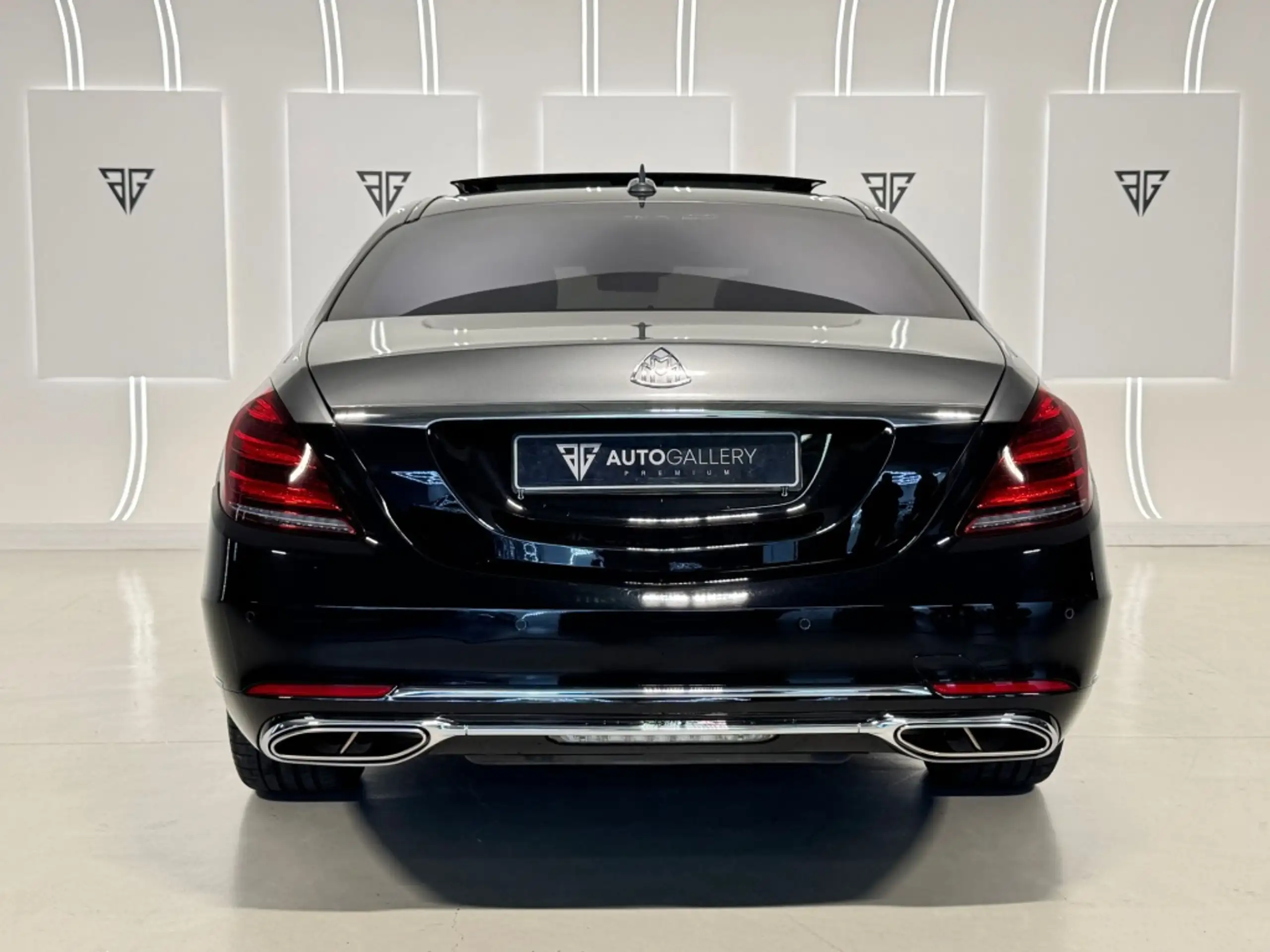 Mercedes-Benz - S 560