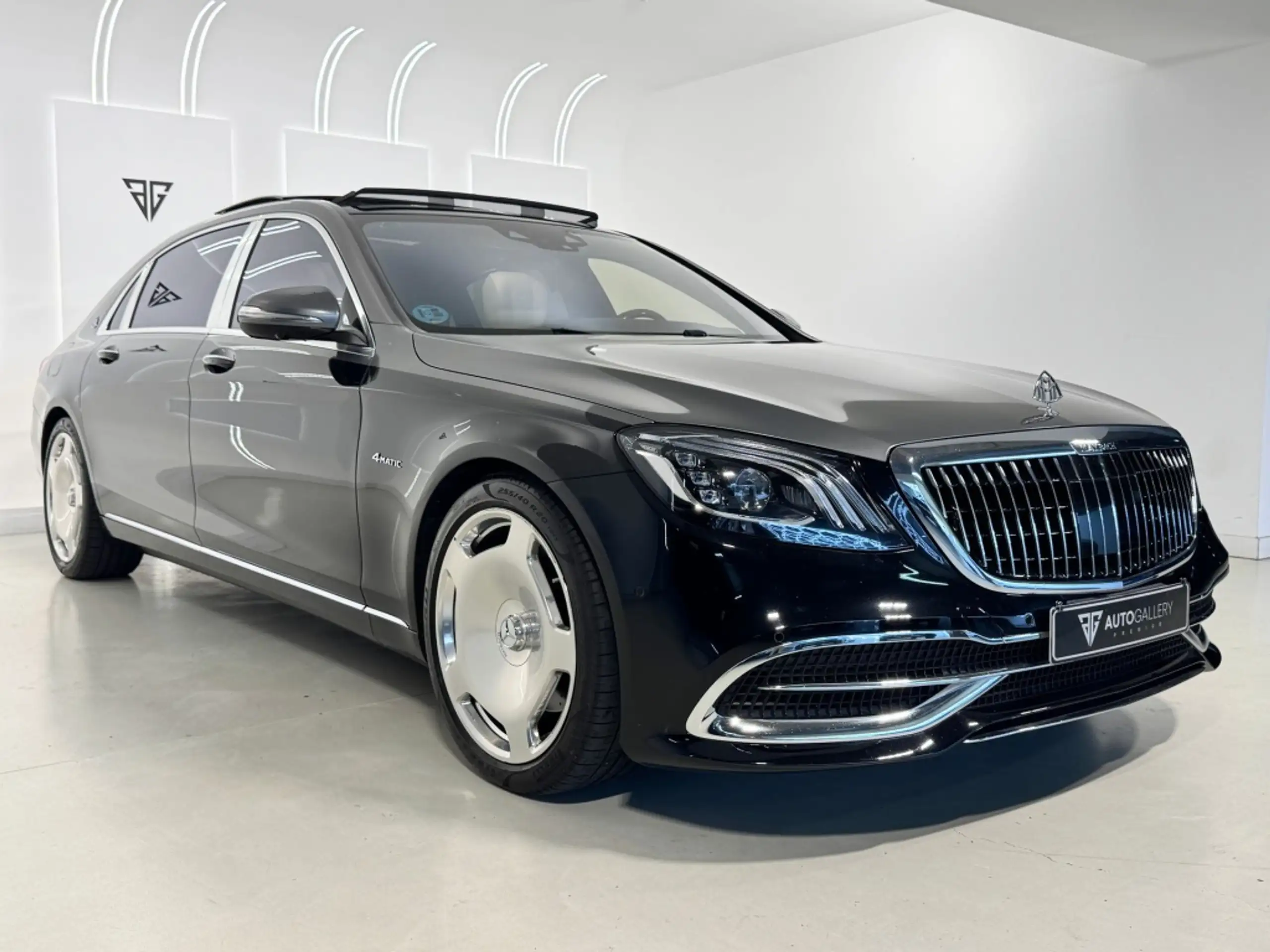 Mercedes-Benz - S 560