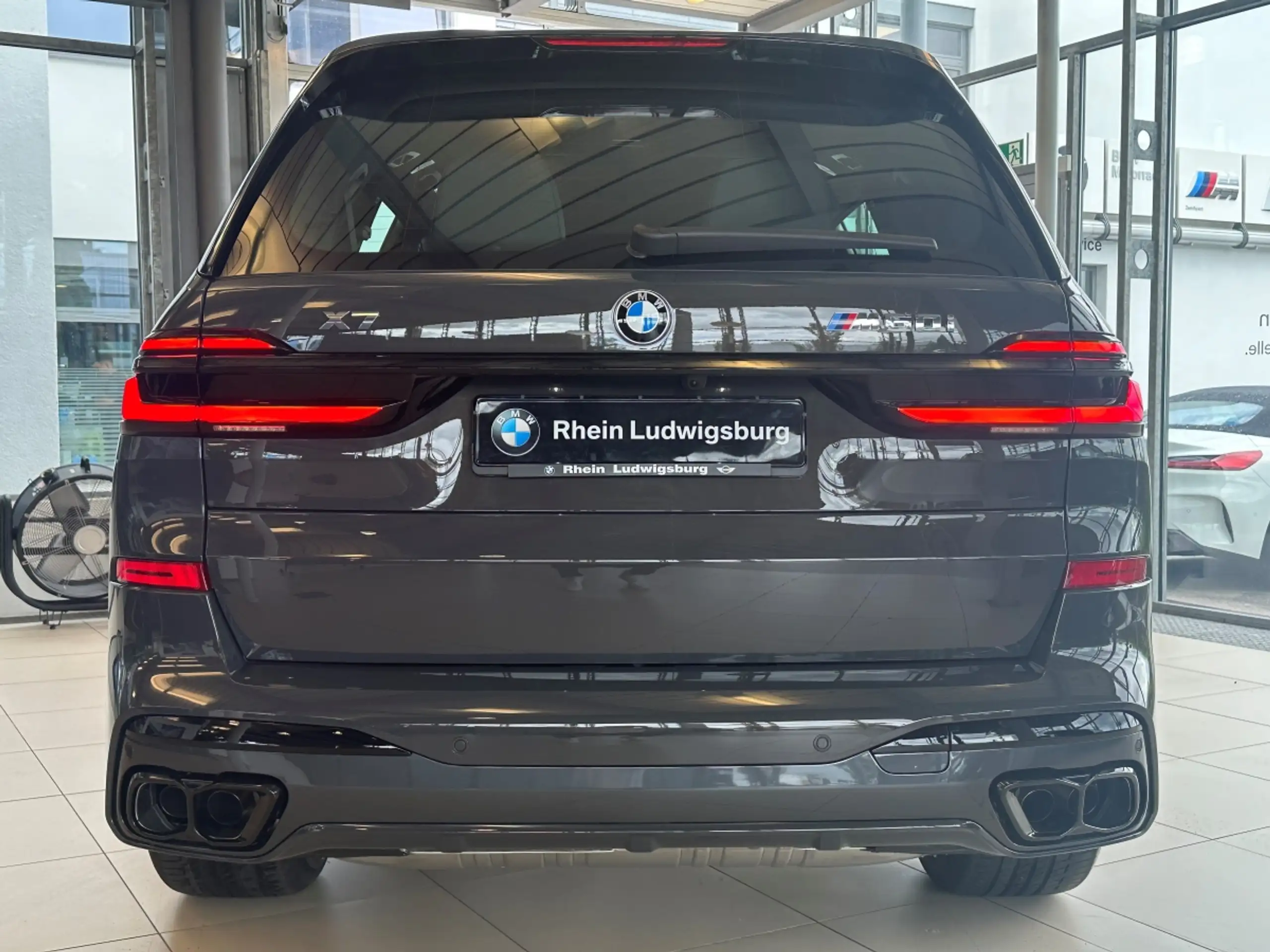 BMW - X7 M