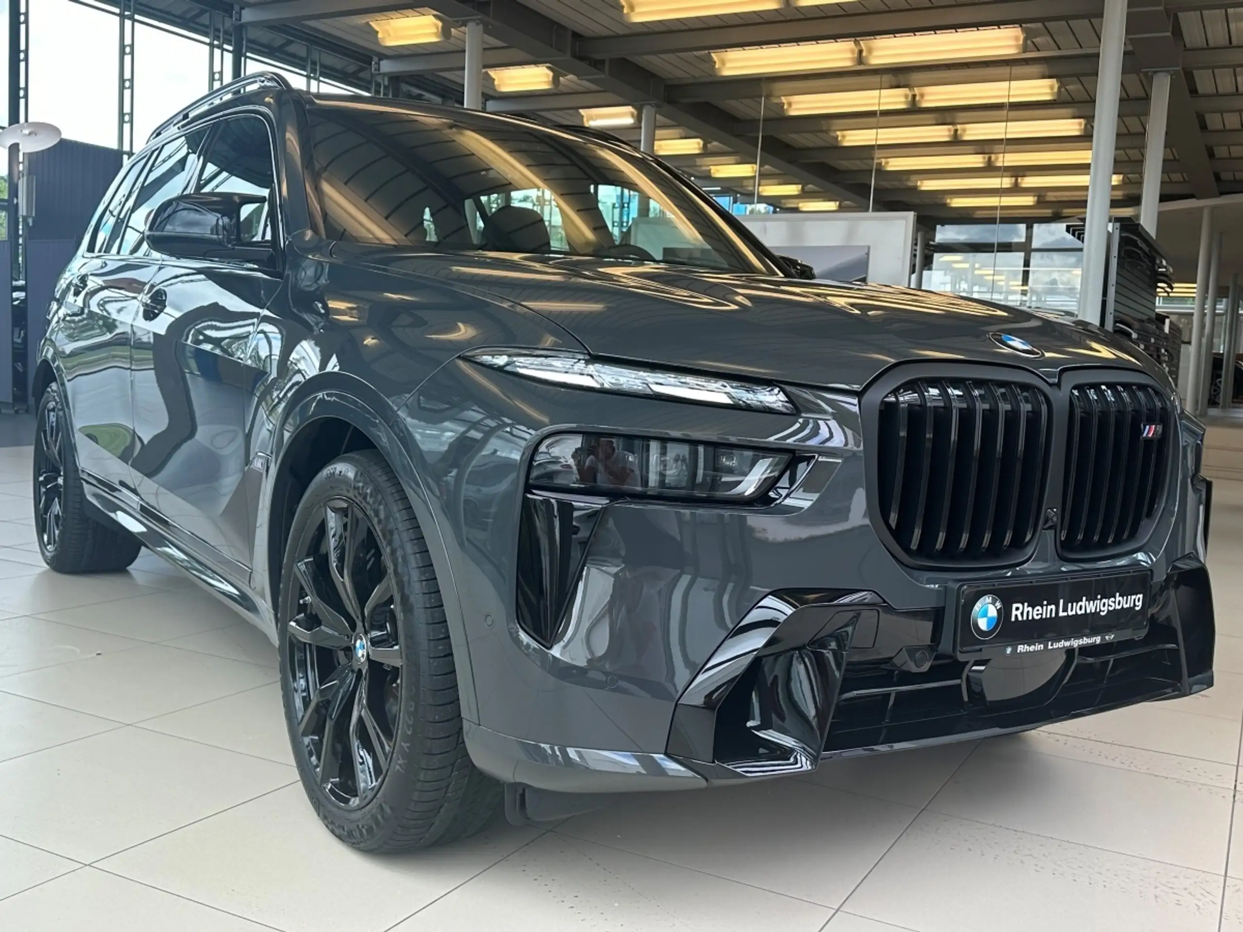 BMW - X7 M