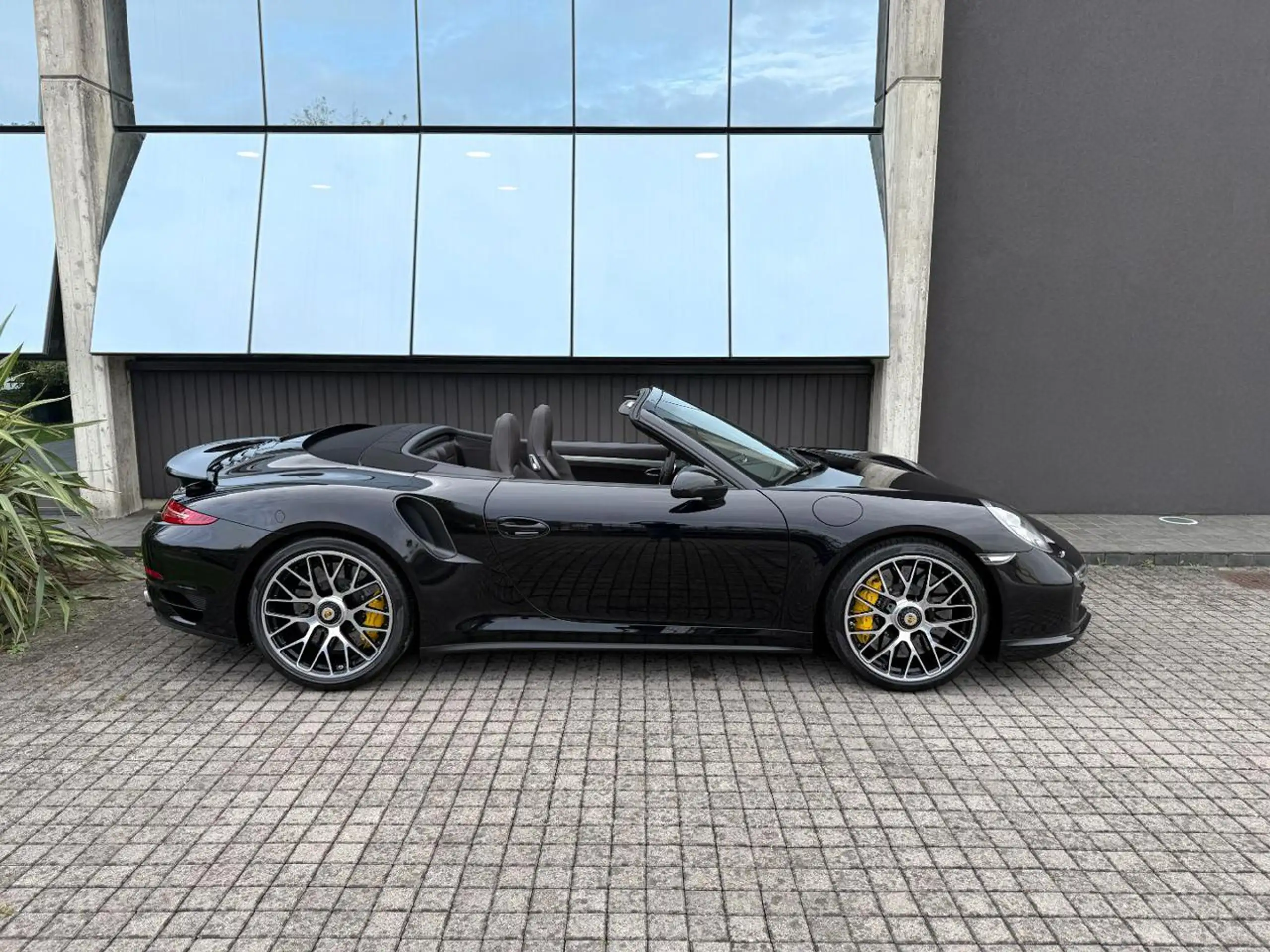 Porsche - 911