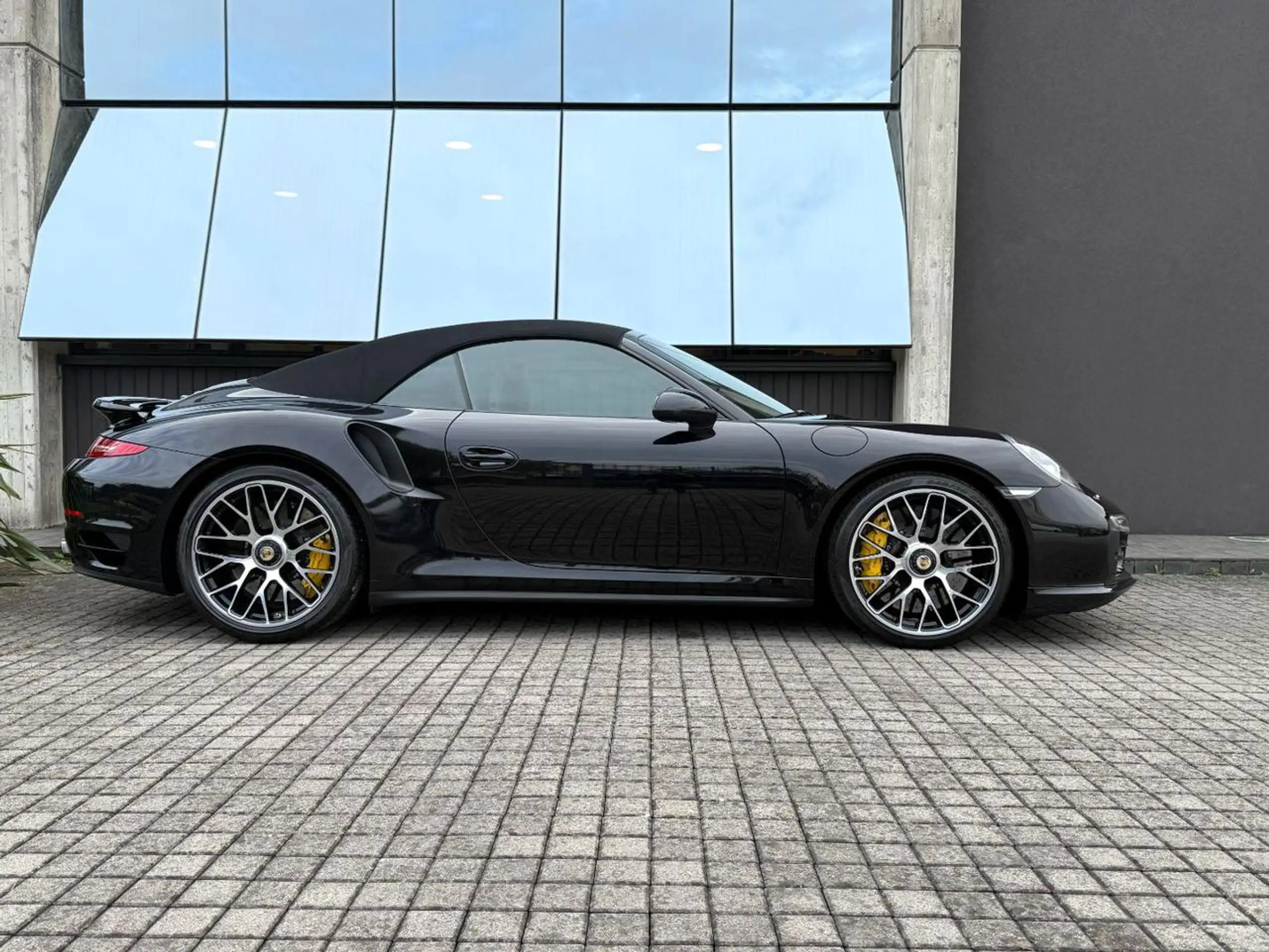 Porsche - 911