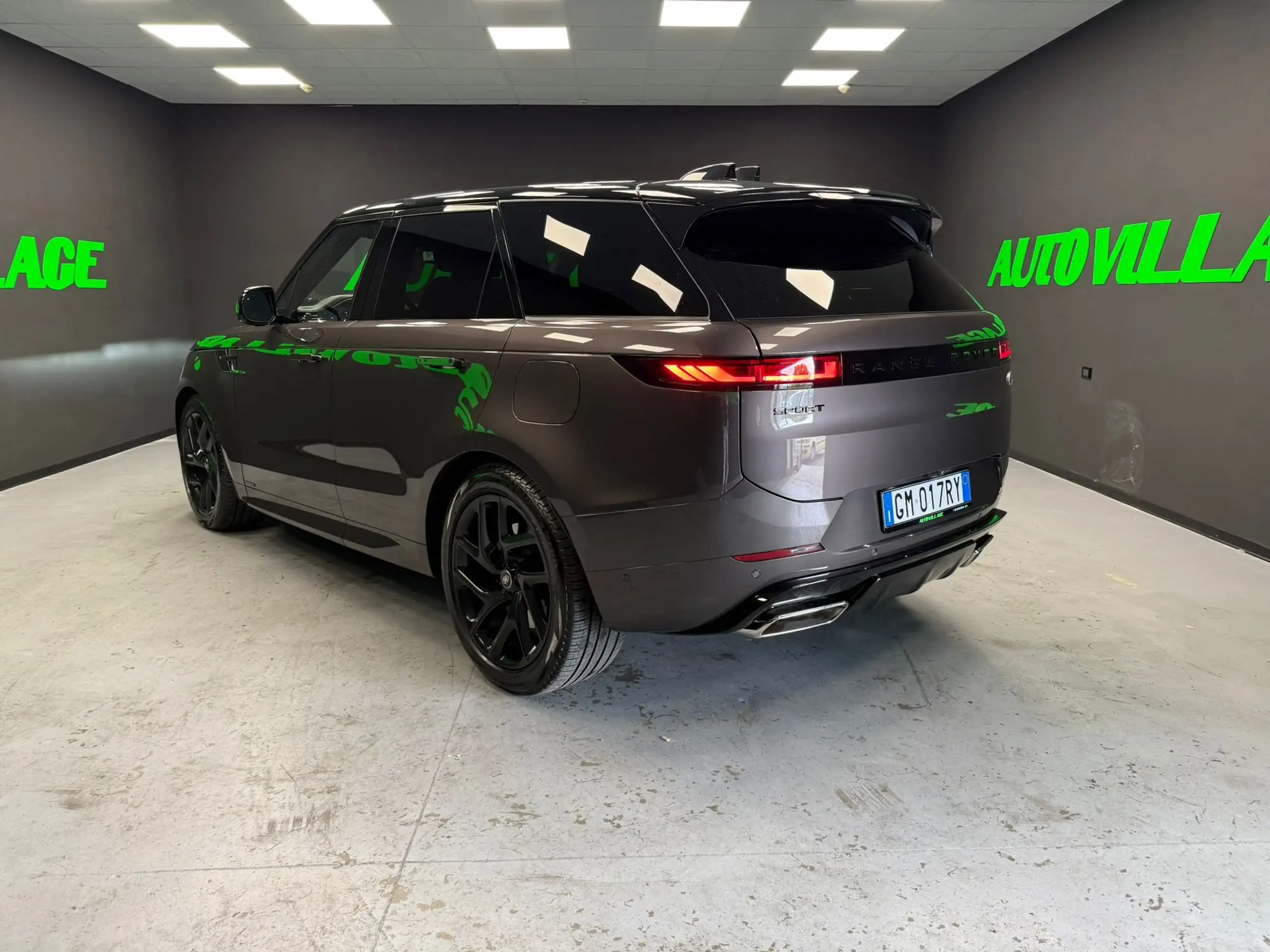 Land Rover - Range Rover Sport