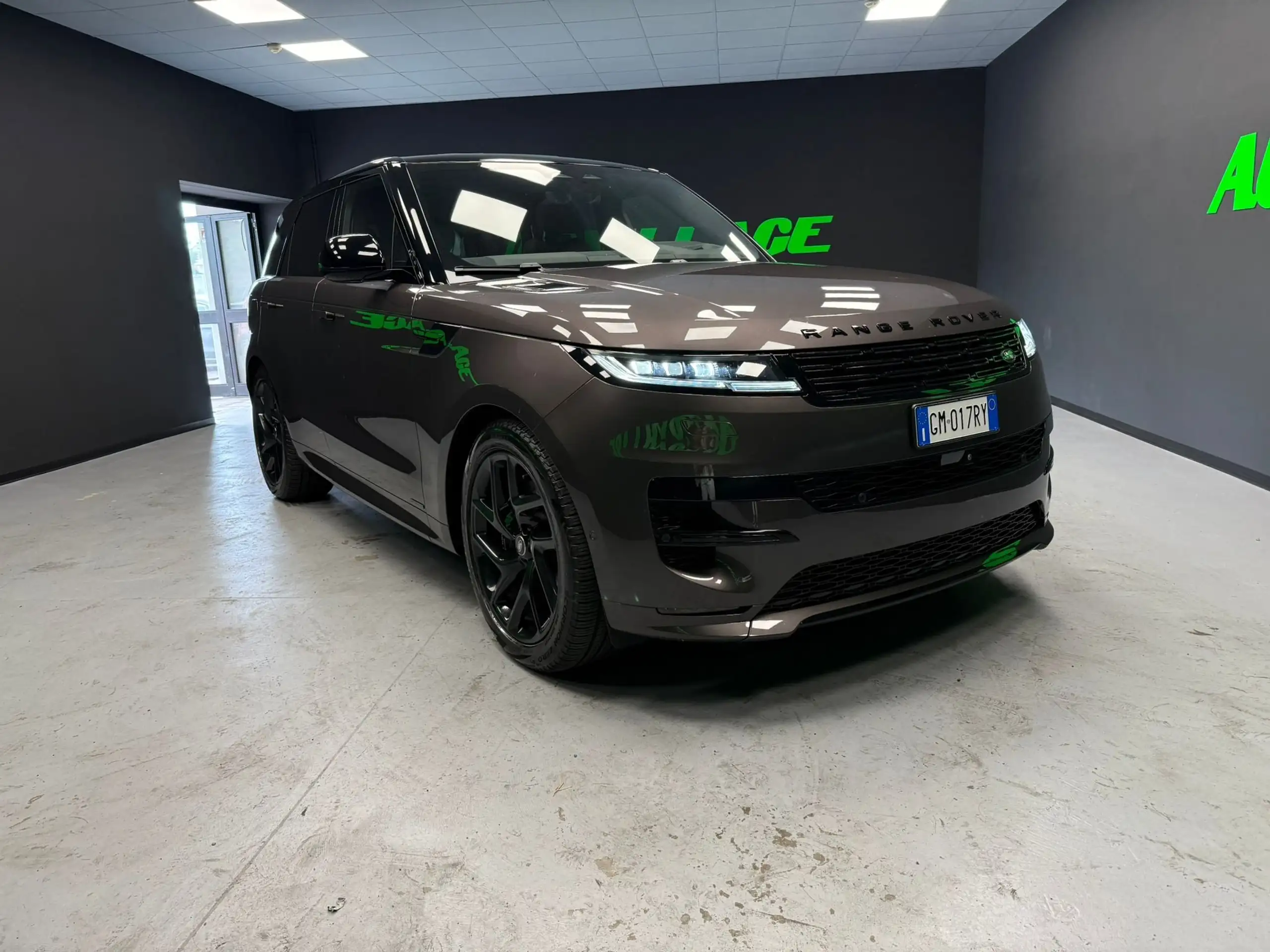 Land Rover - Range Rover Sport