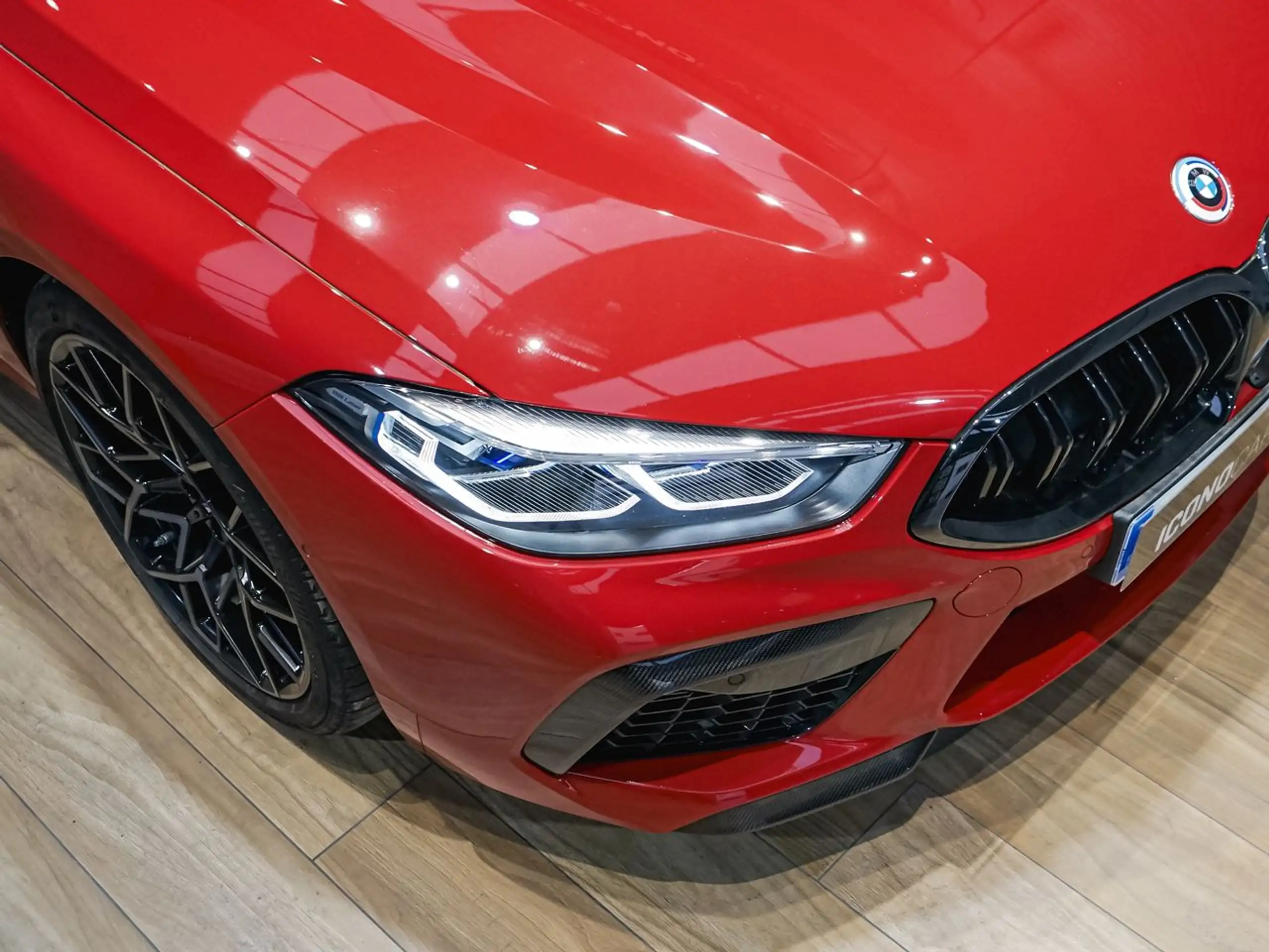 BMW - M8