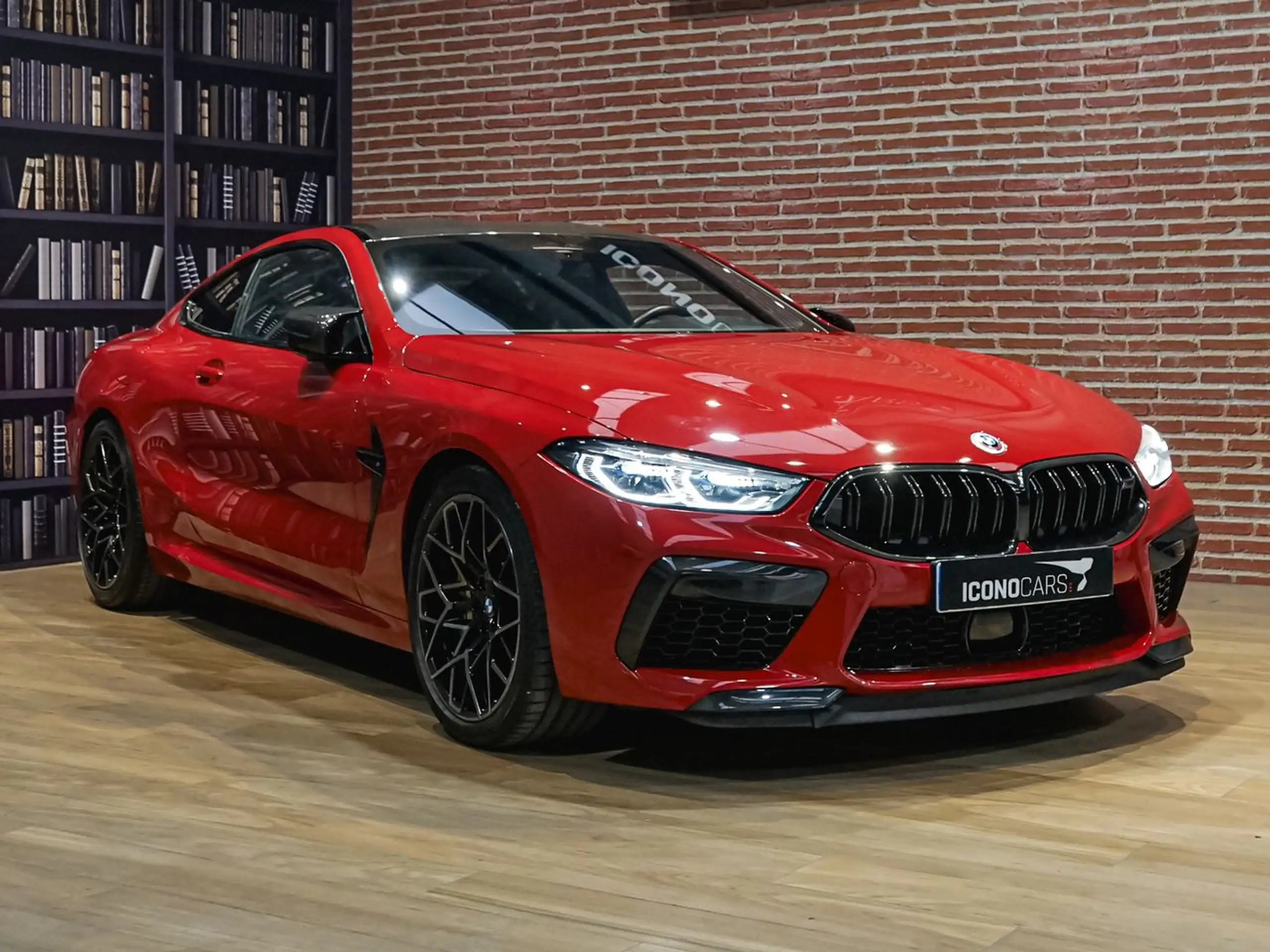 BMW - M8