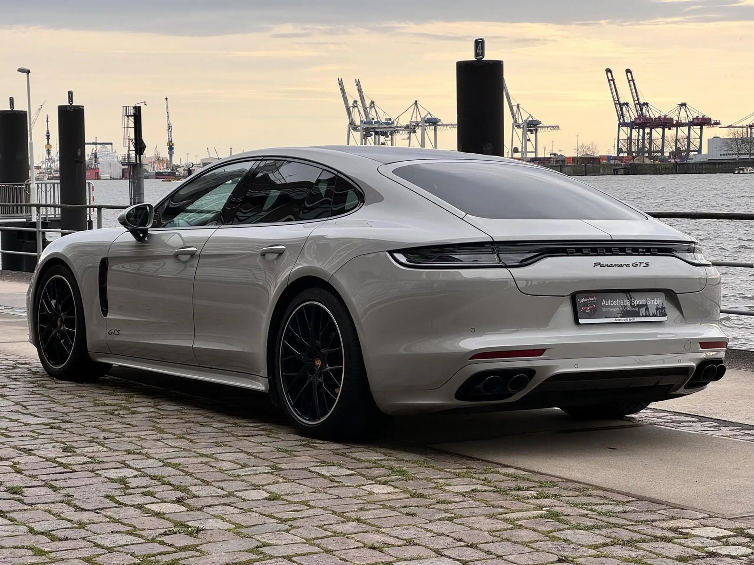 Porsche - Panamera