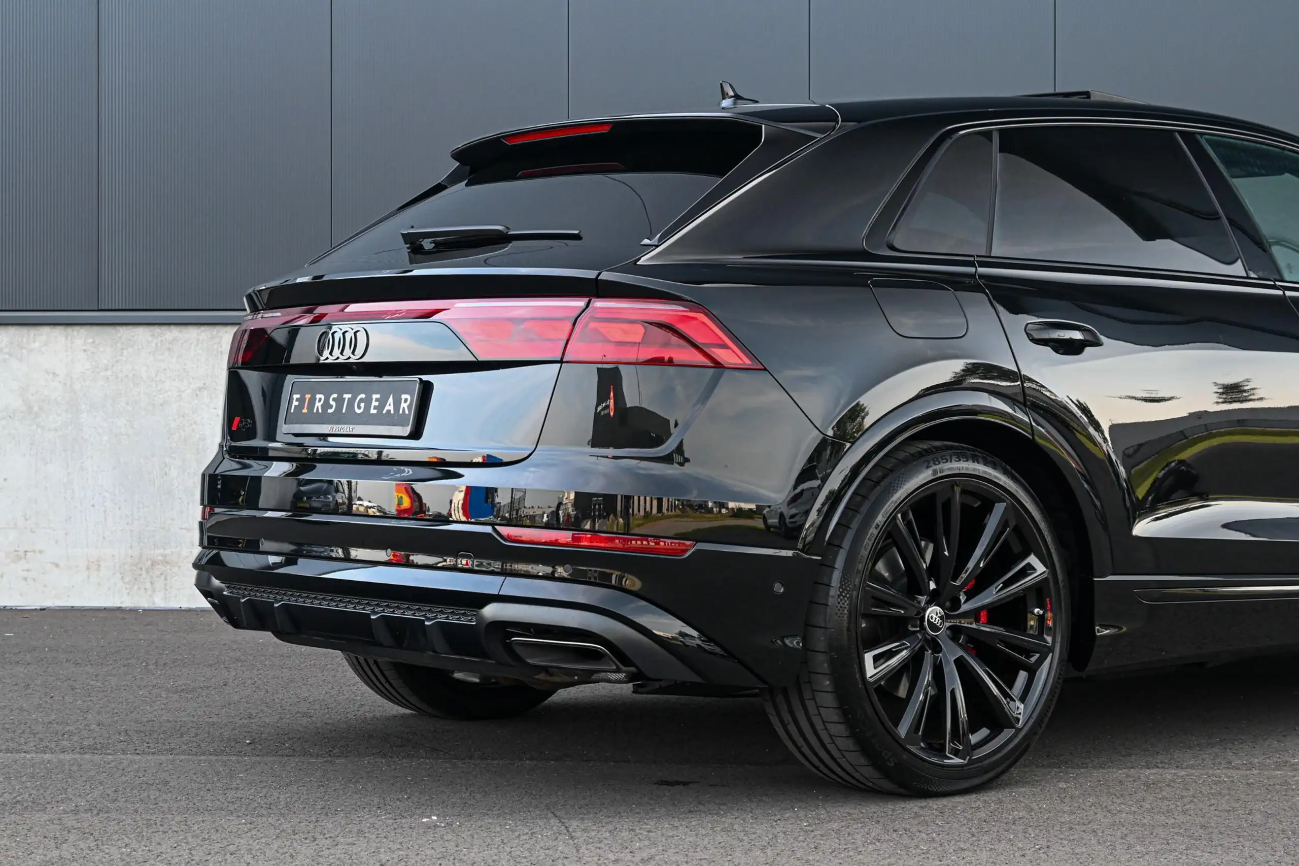 Audi - Q8