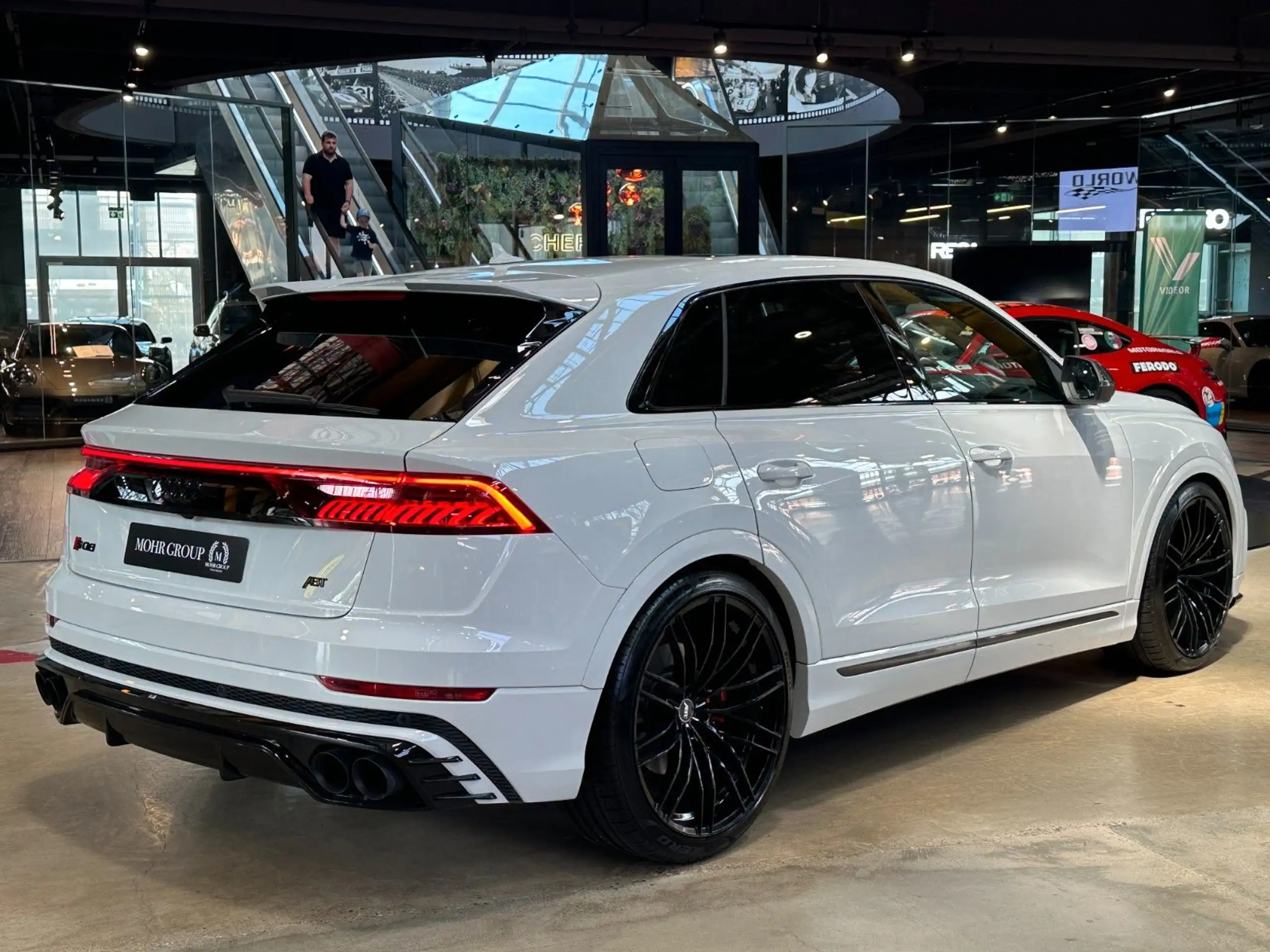 Audi - SQ8