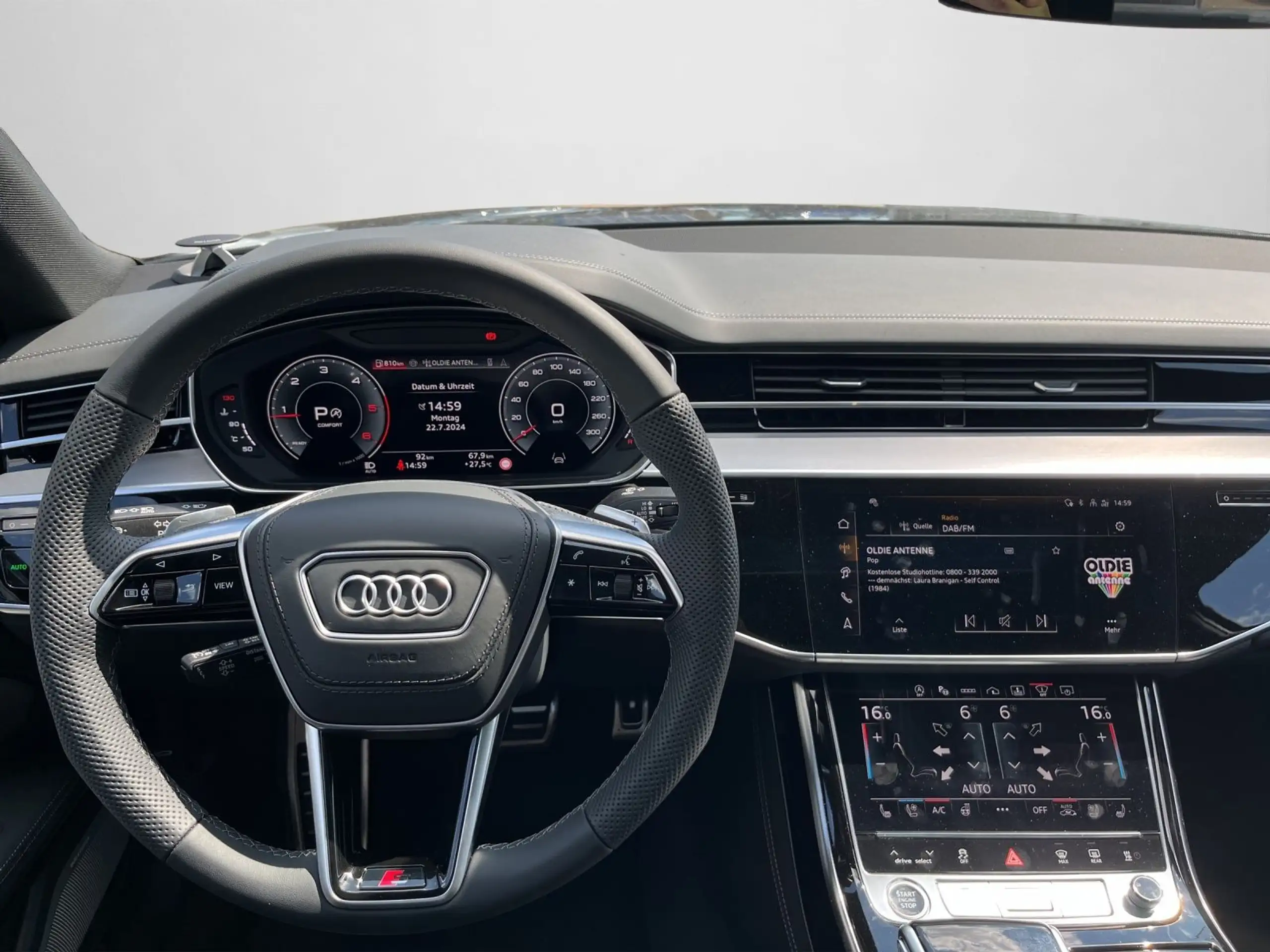 Audi - A8