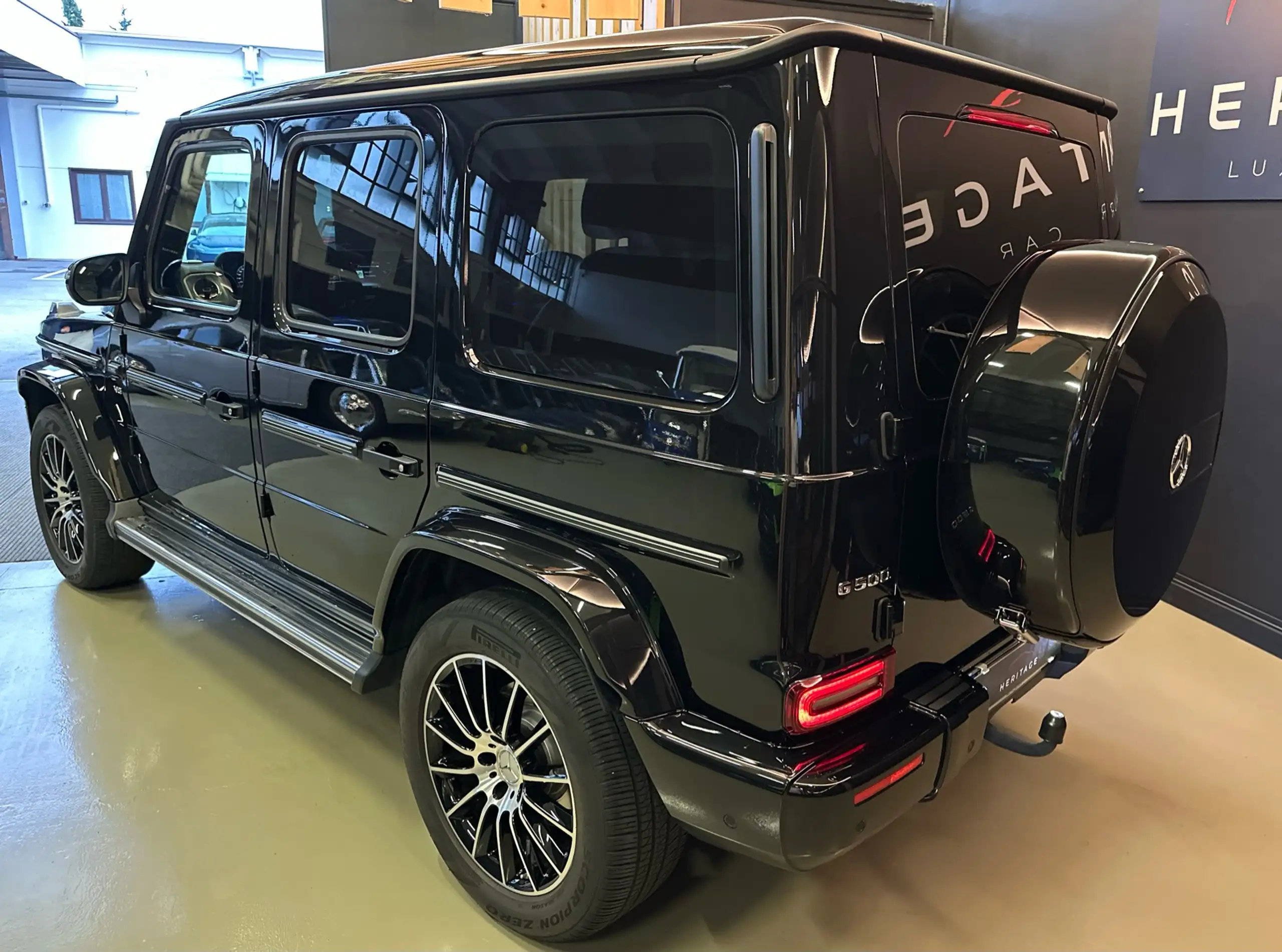 Mercedes-Benz - G 500