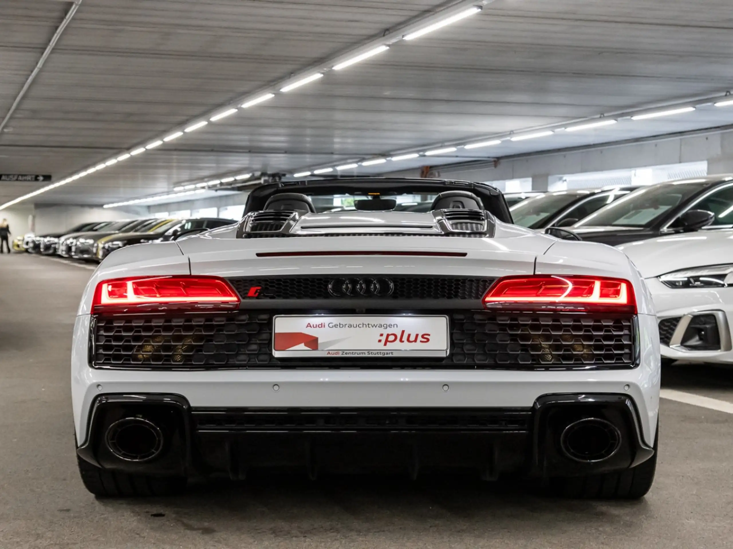 Audi - R8