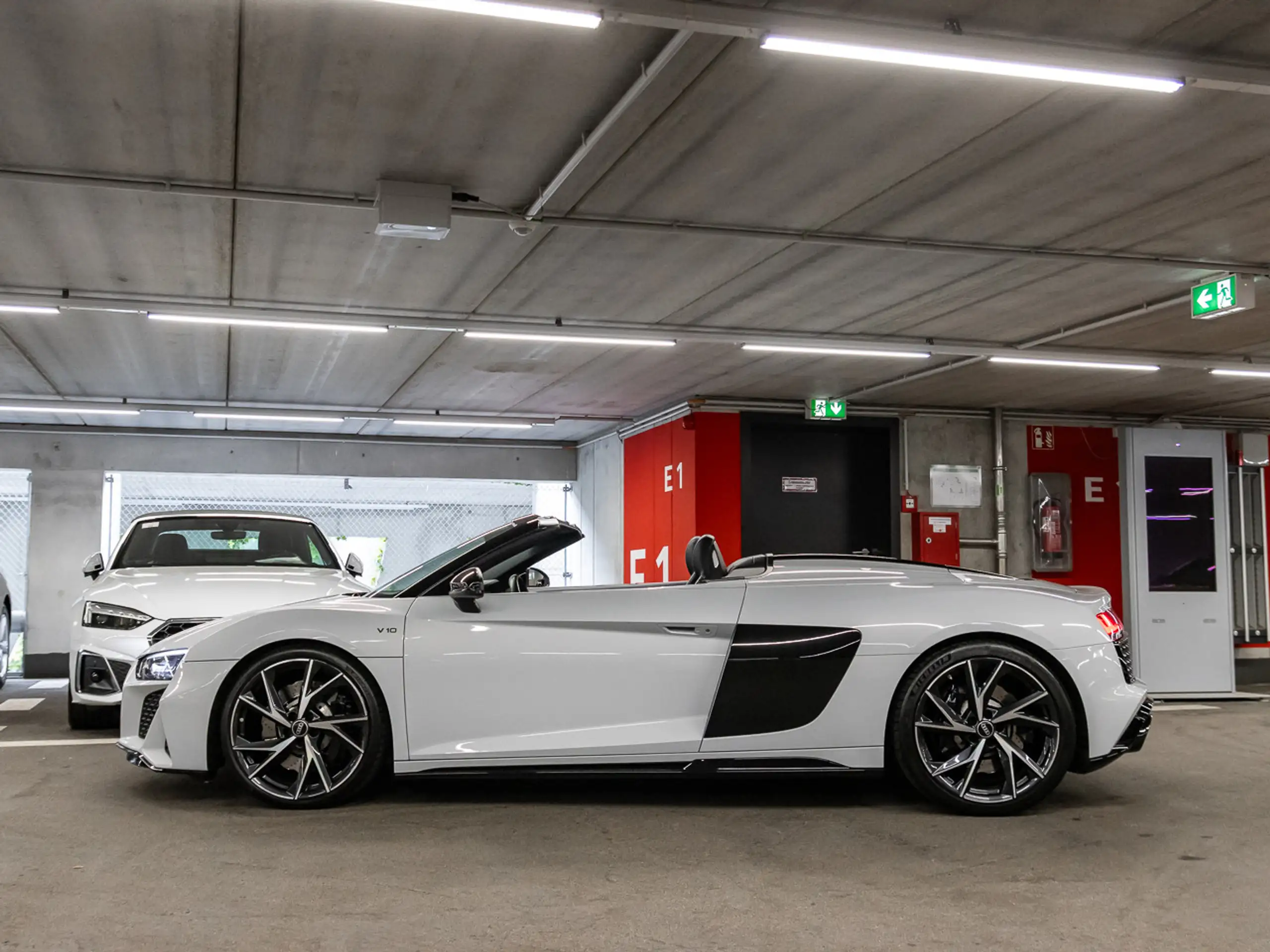 Audi - R8