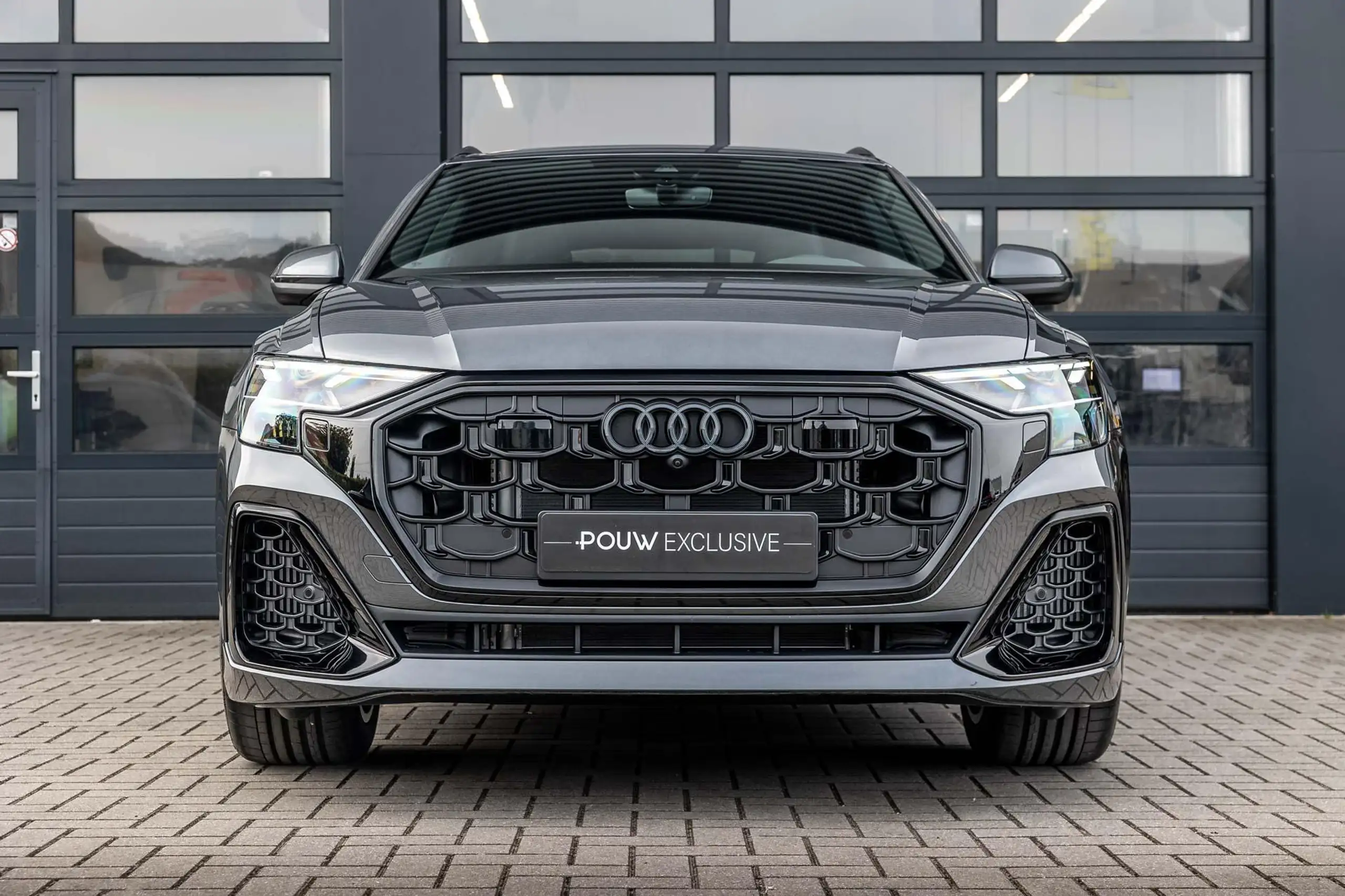 Audi - Q8