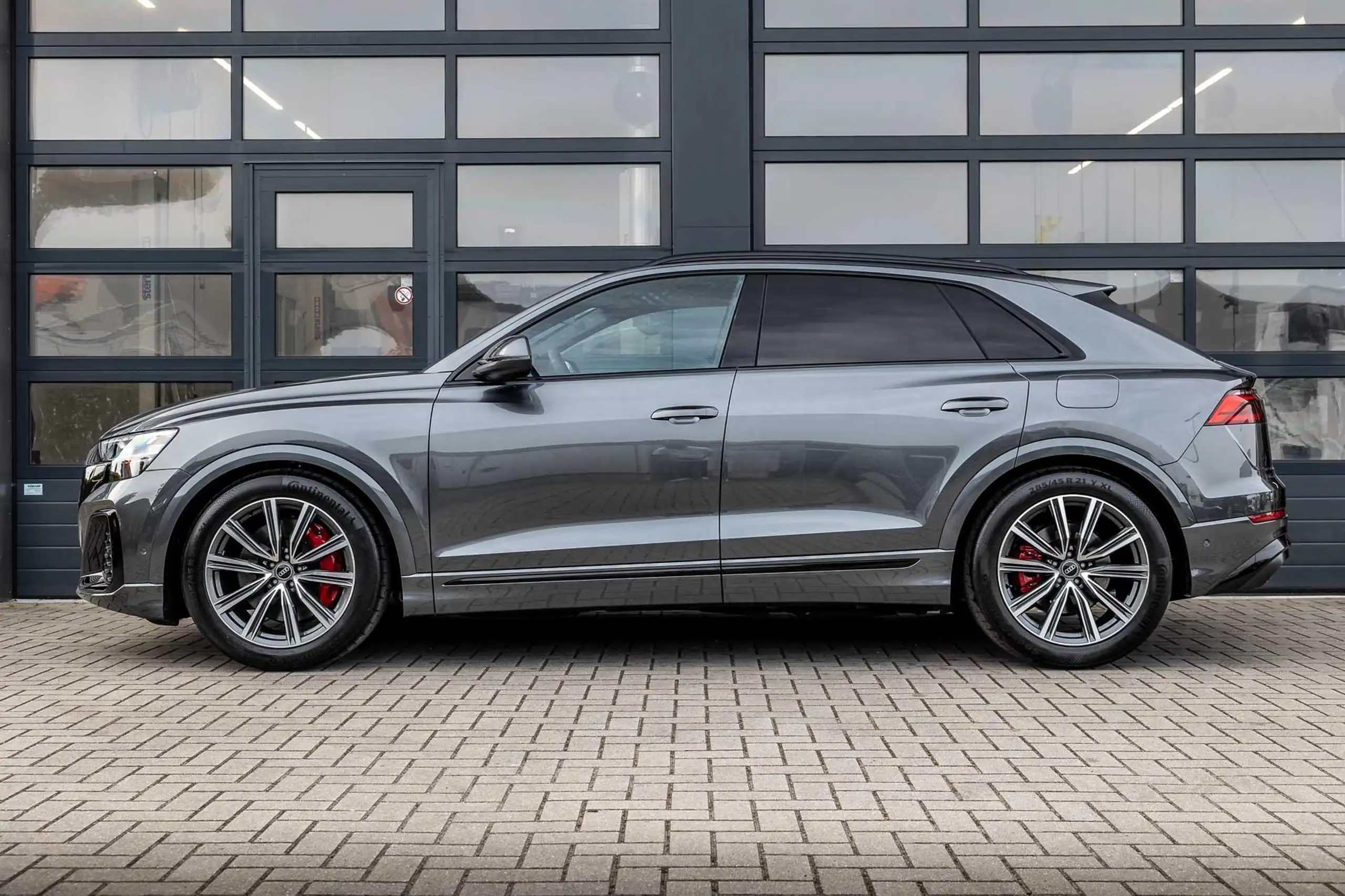 Audi - Q8