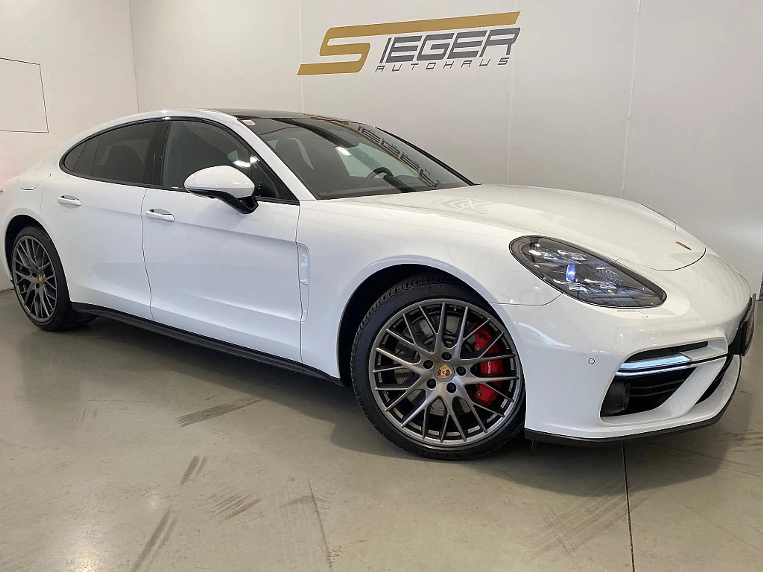 Porsche - Panamera