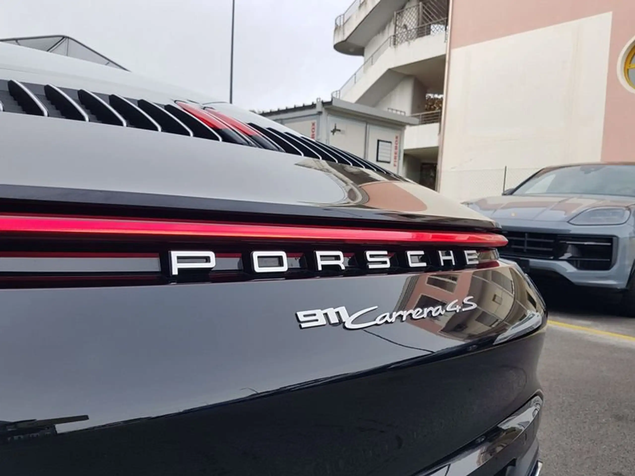 Porsche - 911