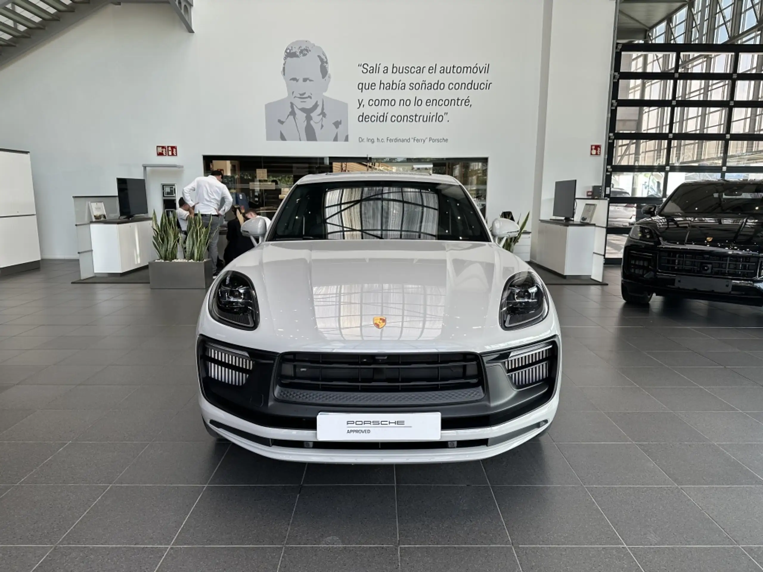 Porsche - Macan