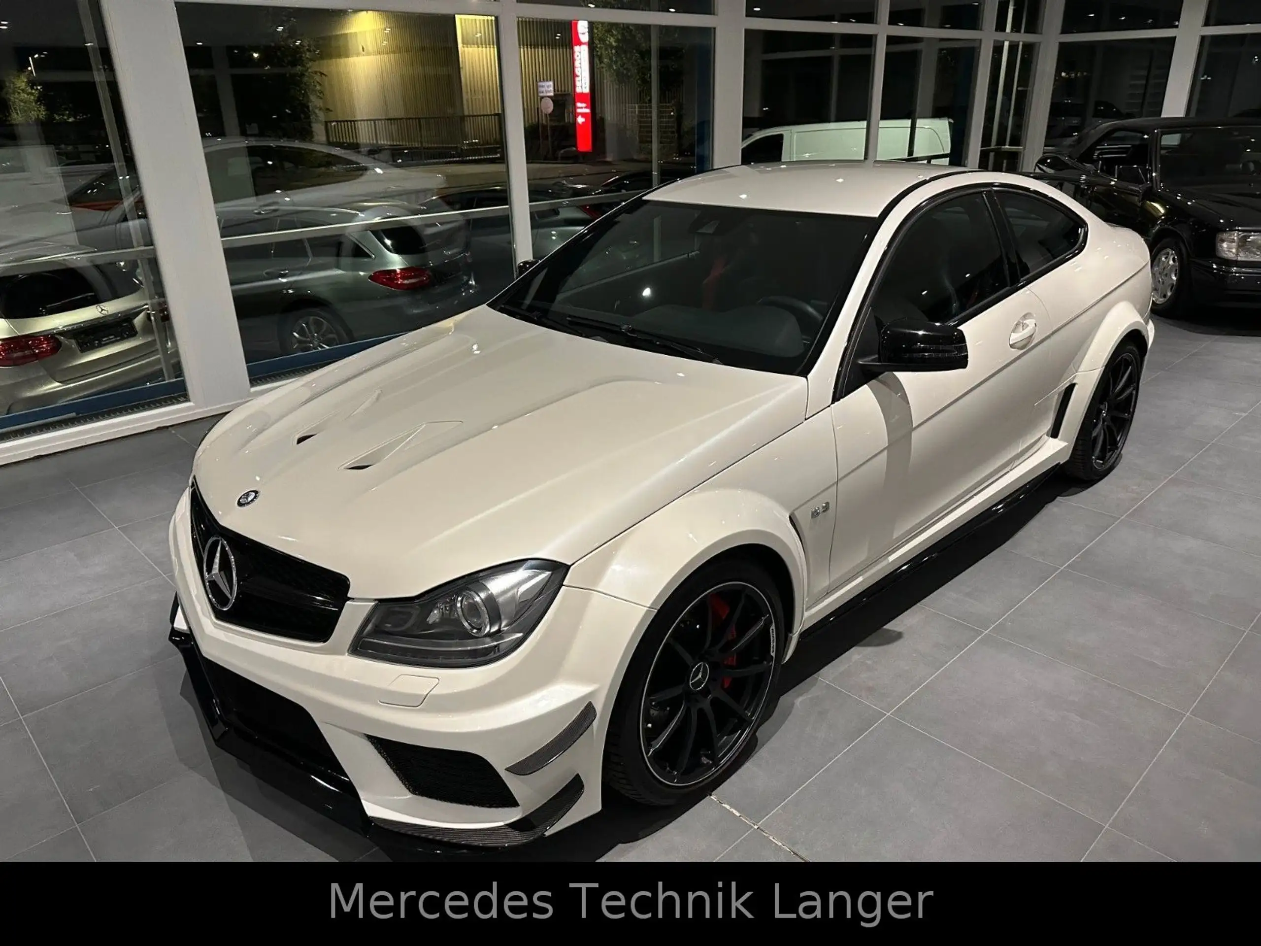 Mercedes-Benz - C 63 AMG