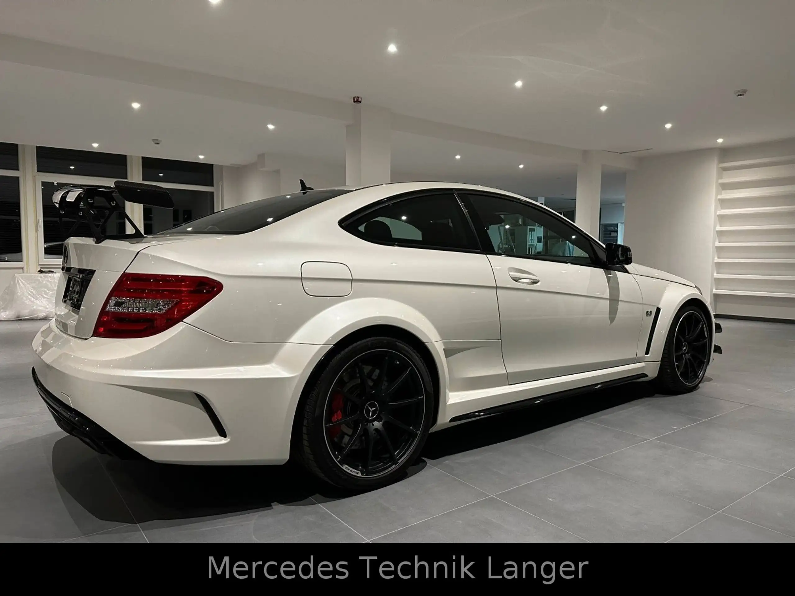 Mercedes-Benz - C 63 AMG