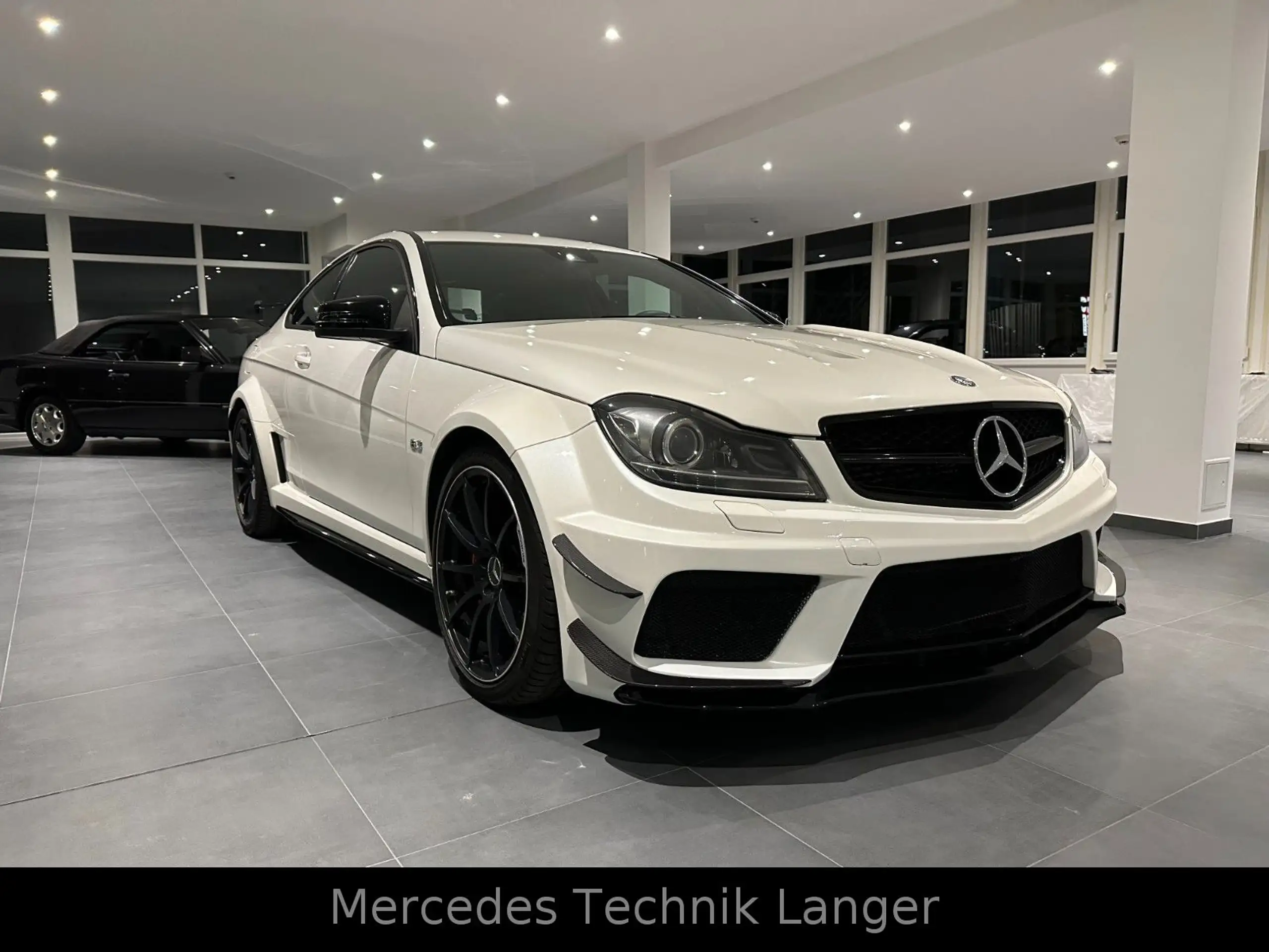 Mercedes-Benz - C 63 AMG