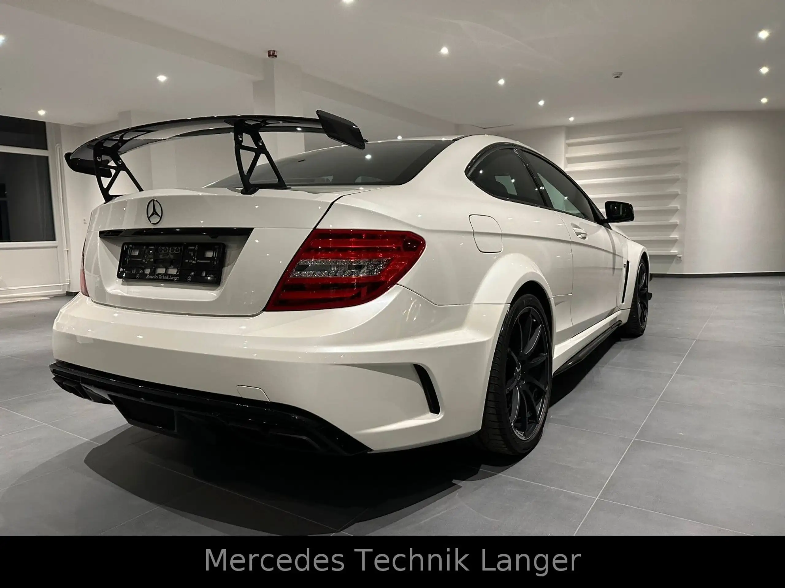 Mercedes-Benz - C 63 AMG