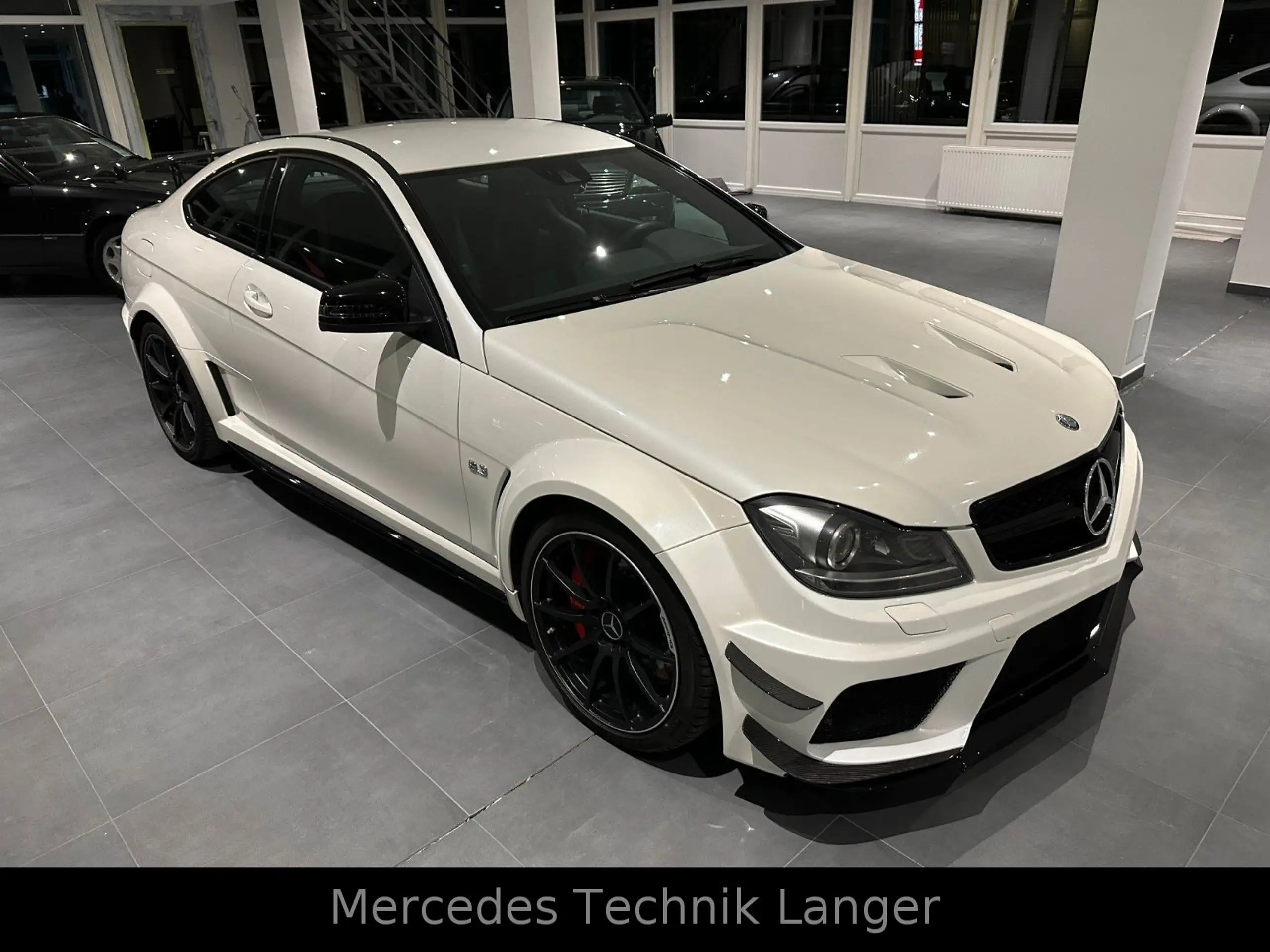 Mercedes-Benz - C 63 AMG