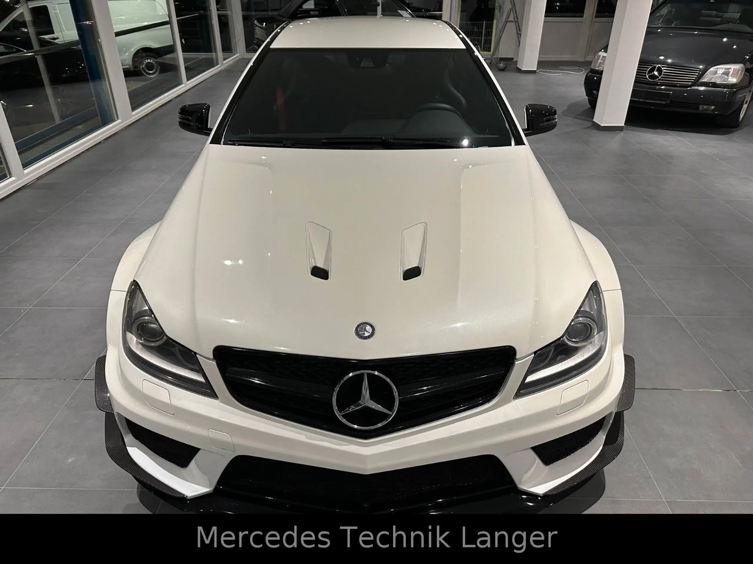 Mercedes-Benz - C 63 AMG