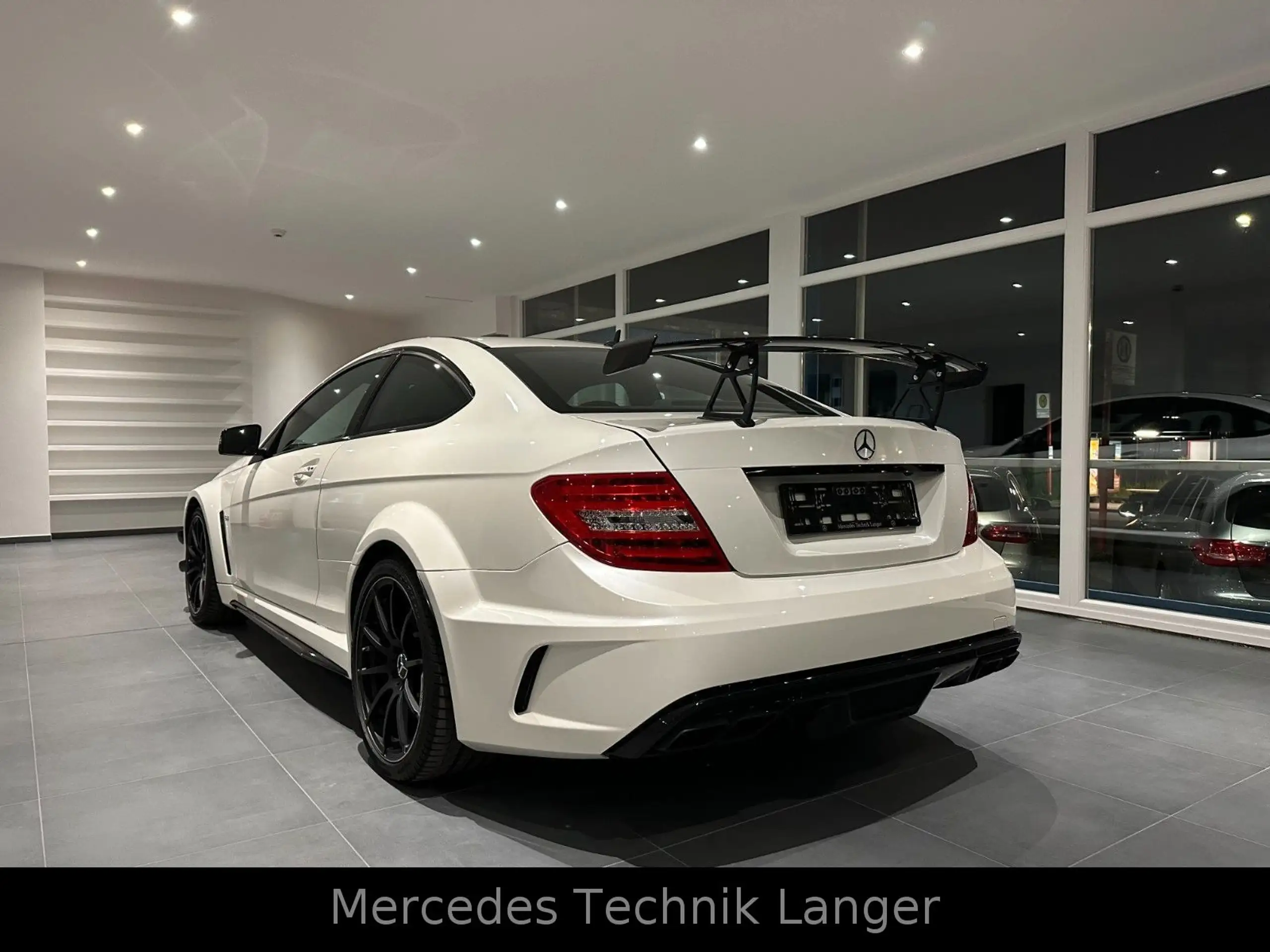 Mercedes-Benz - C 63 AMG