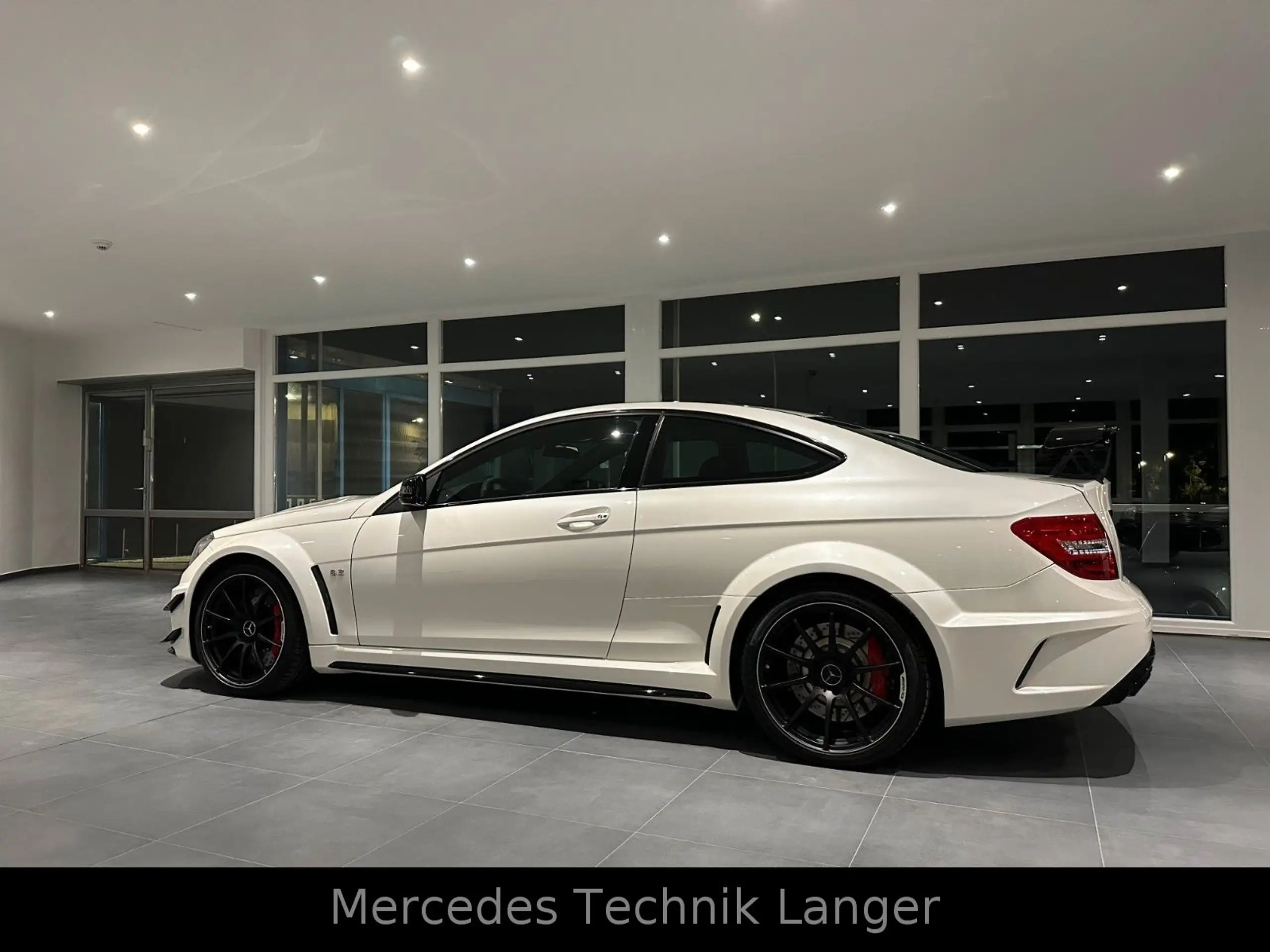 Mercedes-Benz - C 63 AMG