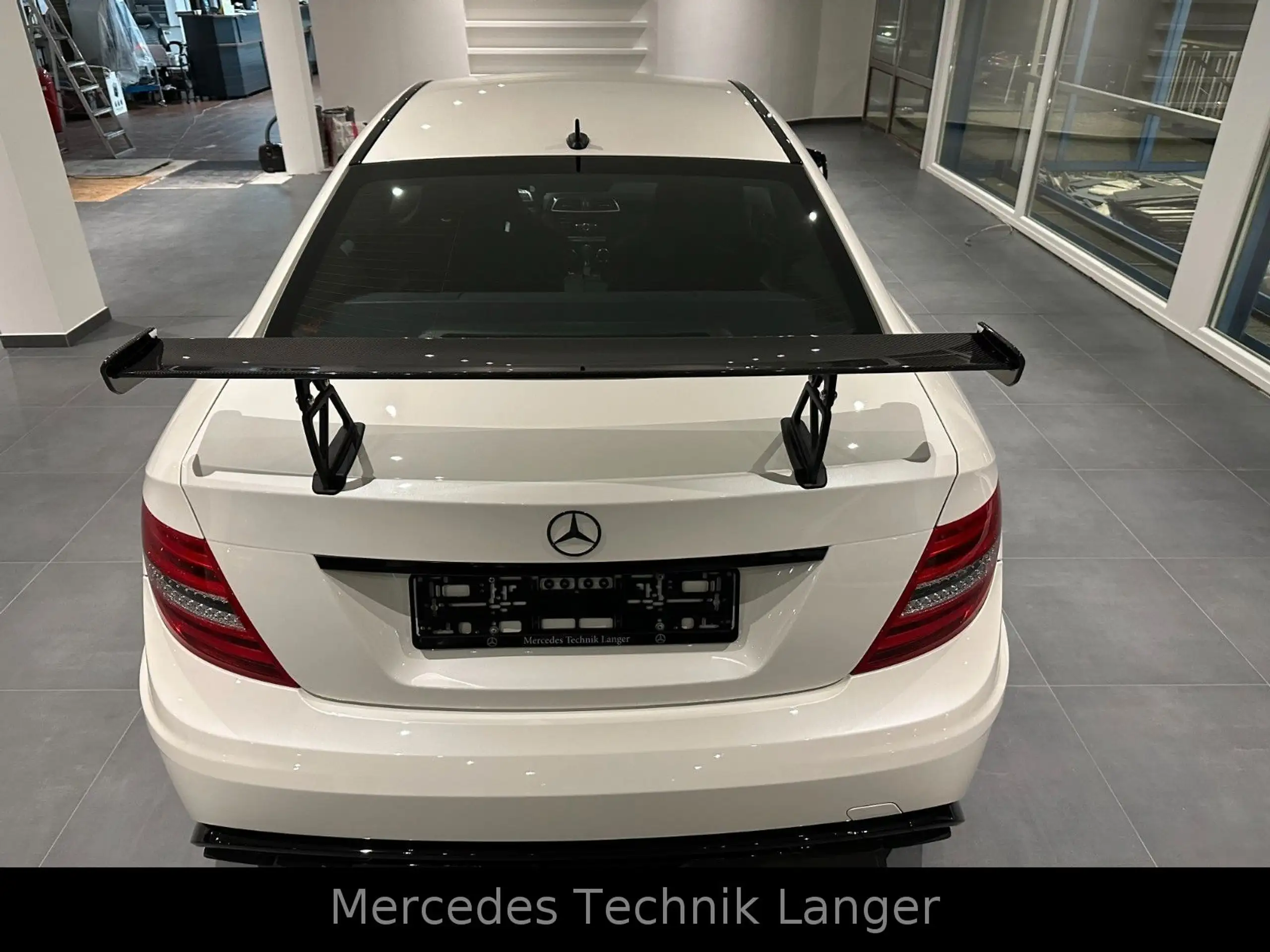 Mercedes-Benz - C 63 AMG