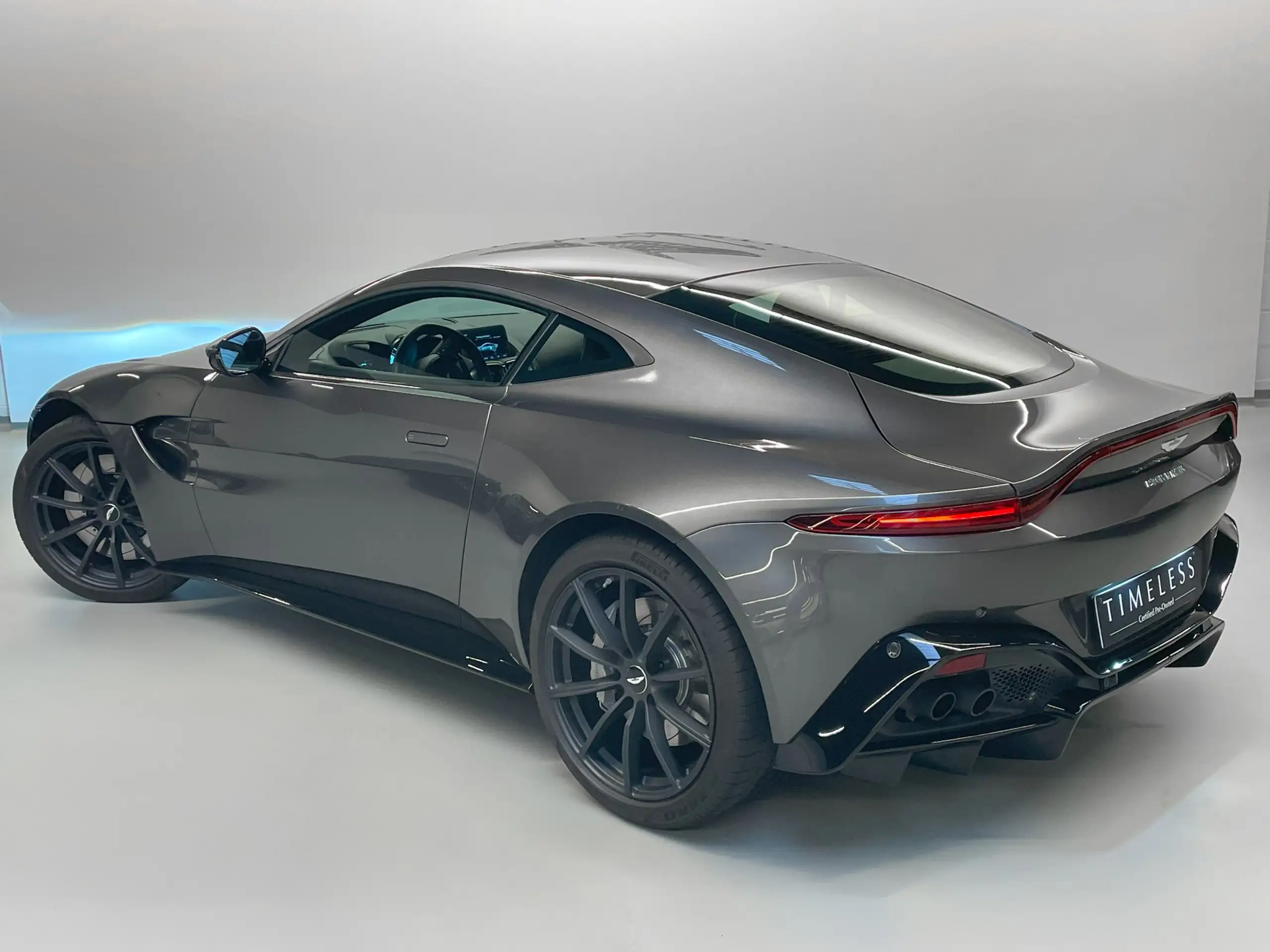 Aston Martin - Vantage