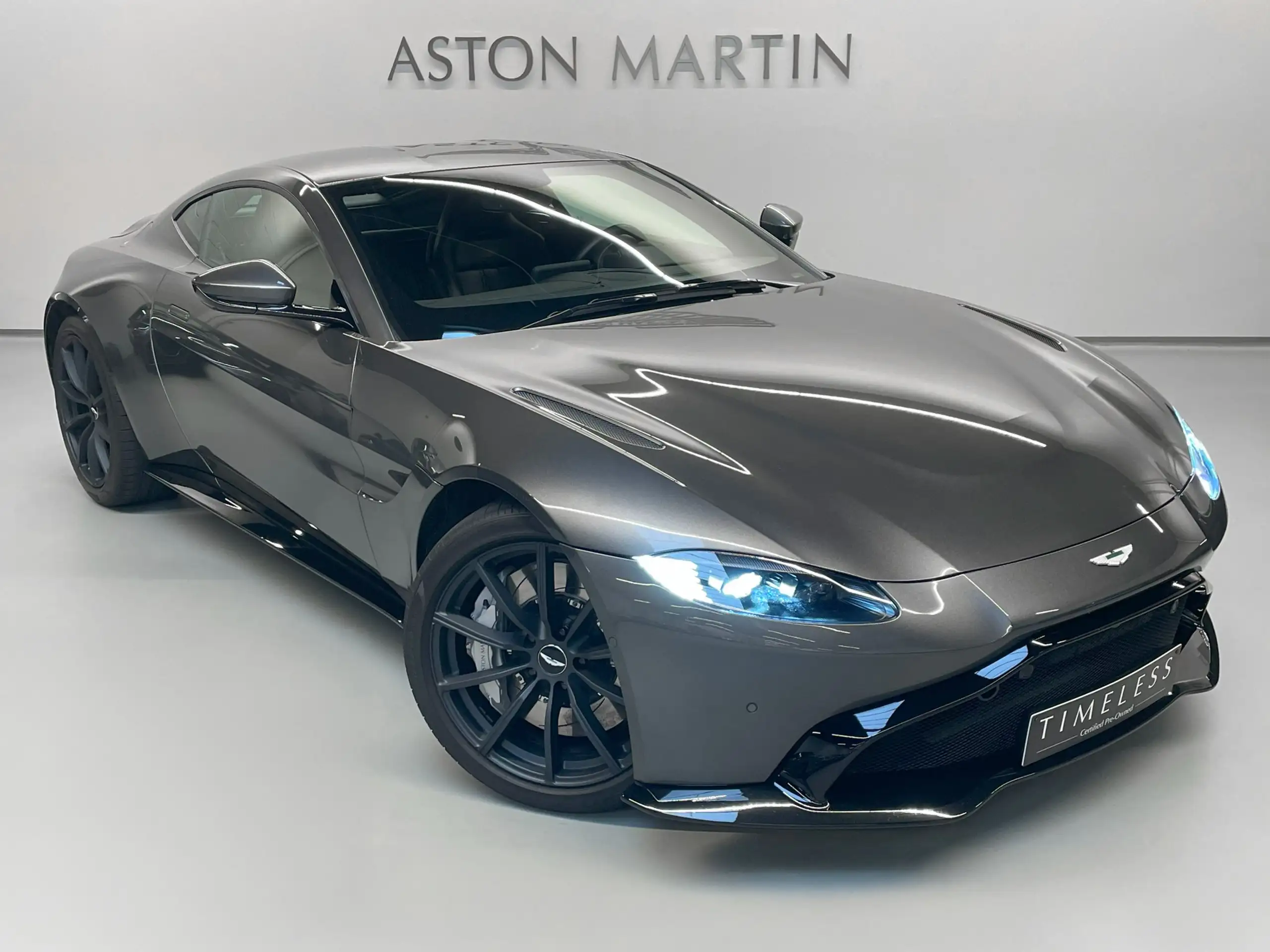 Aston Martin - Vantage