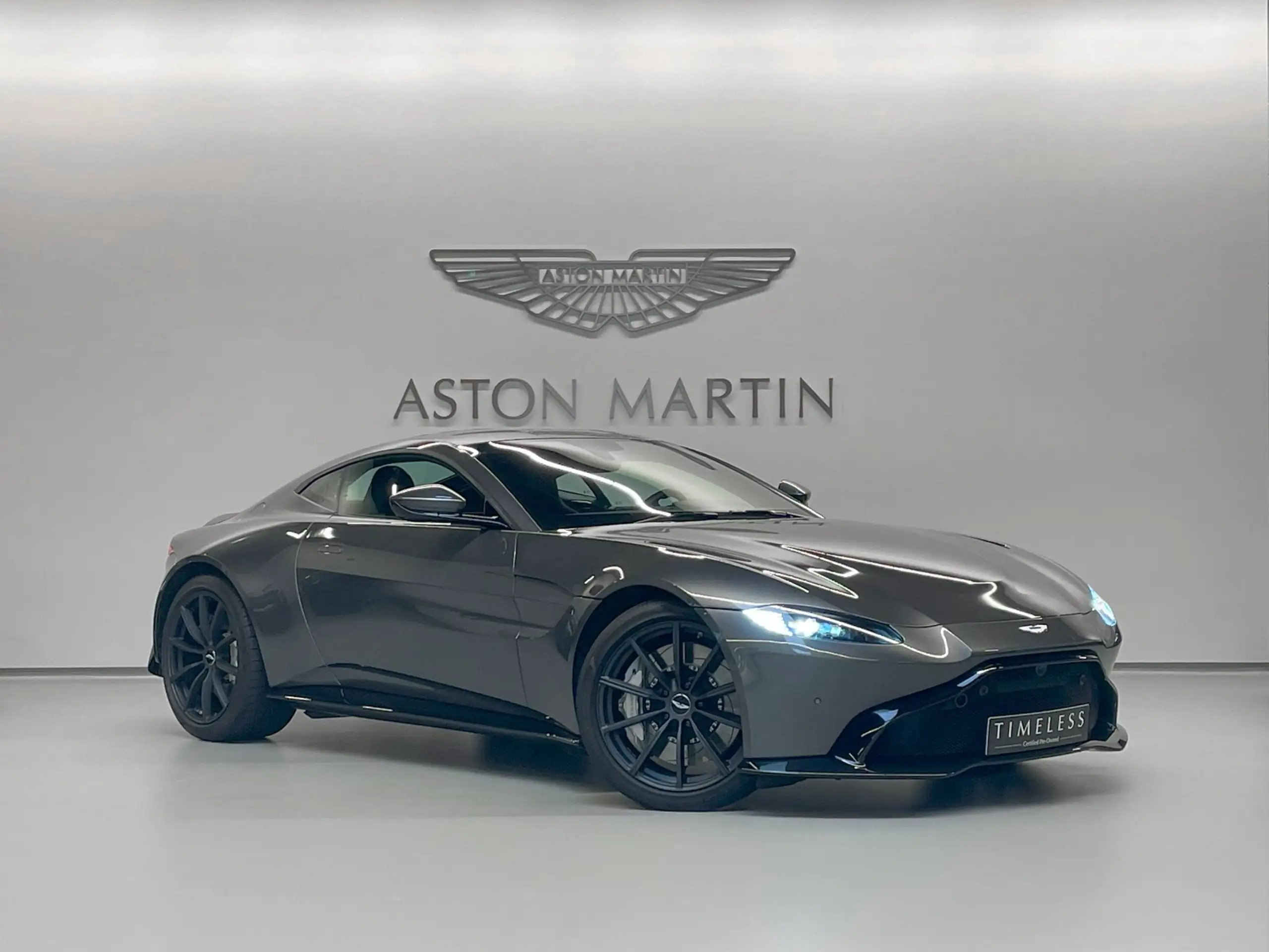 Aston Martin - Vantage