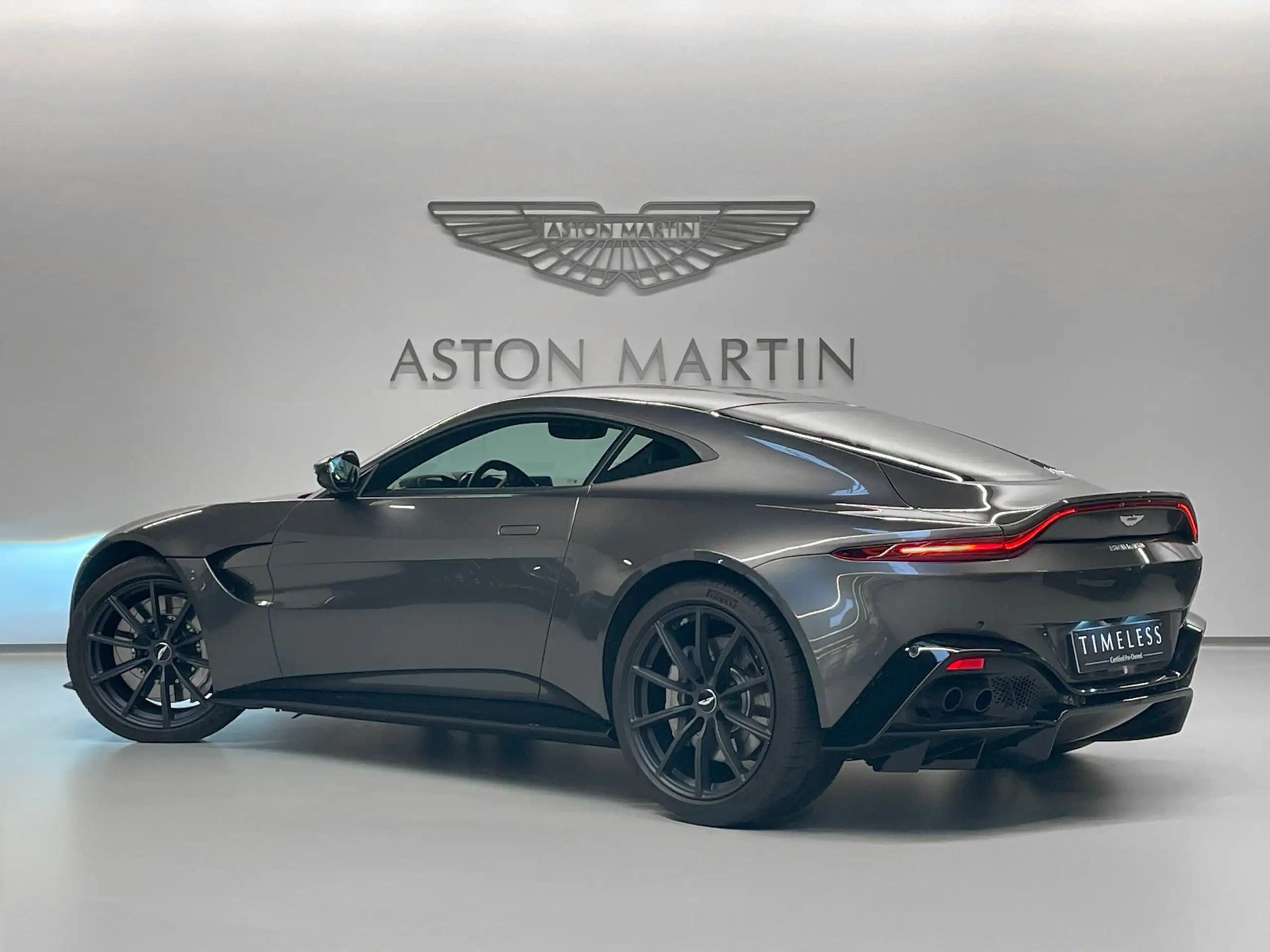 Aston Martin - Vantage