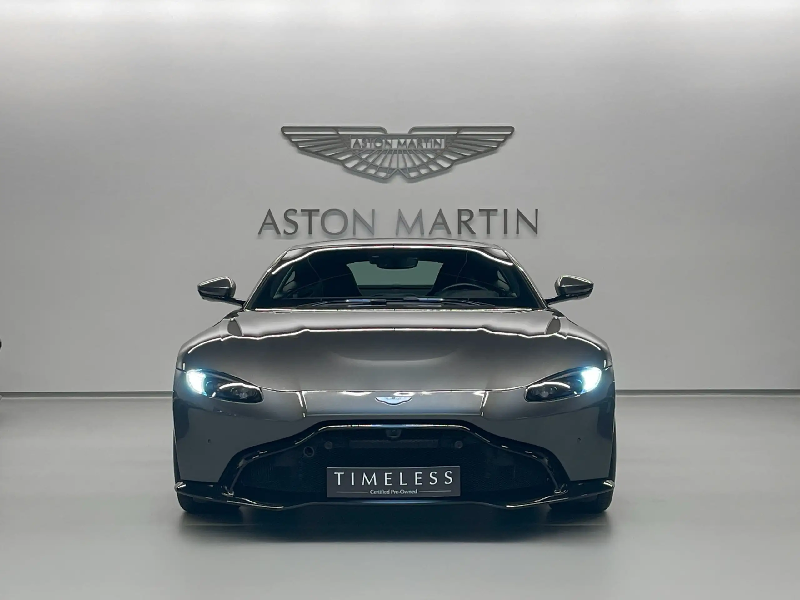 Aston Martin - Vantage