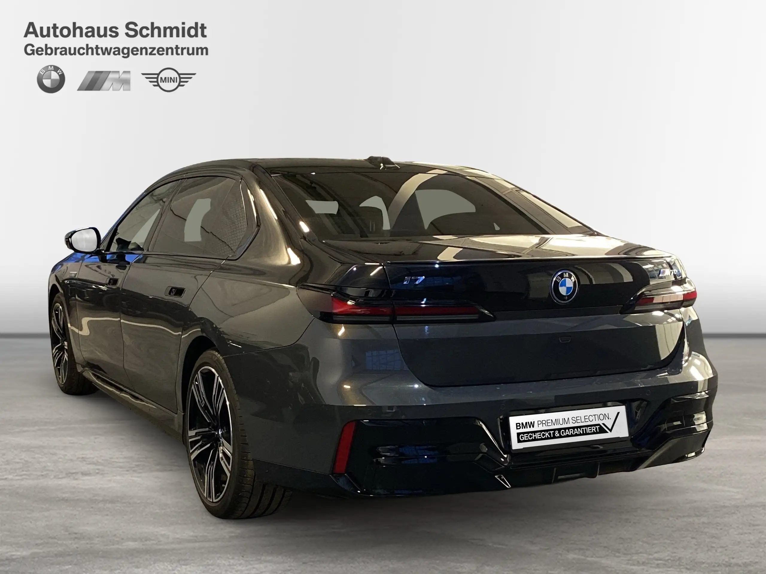 BMW - i7