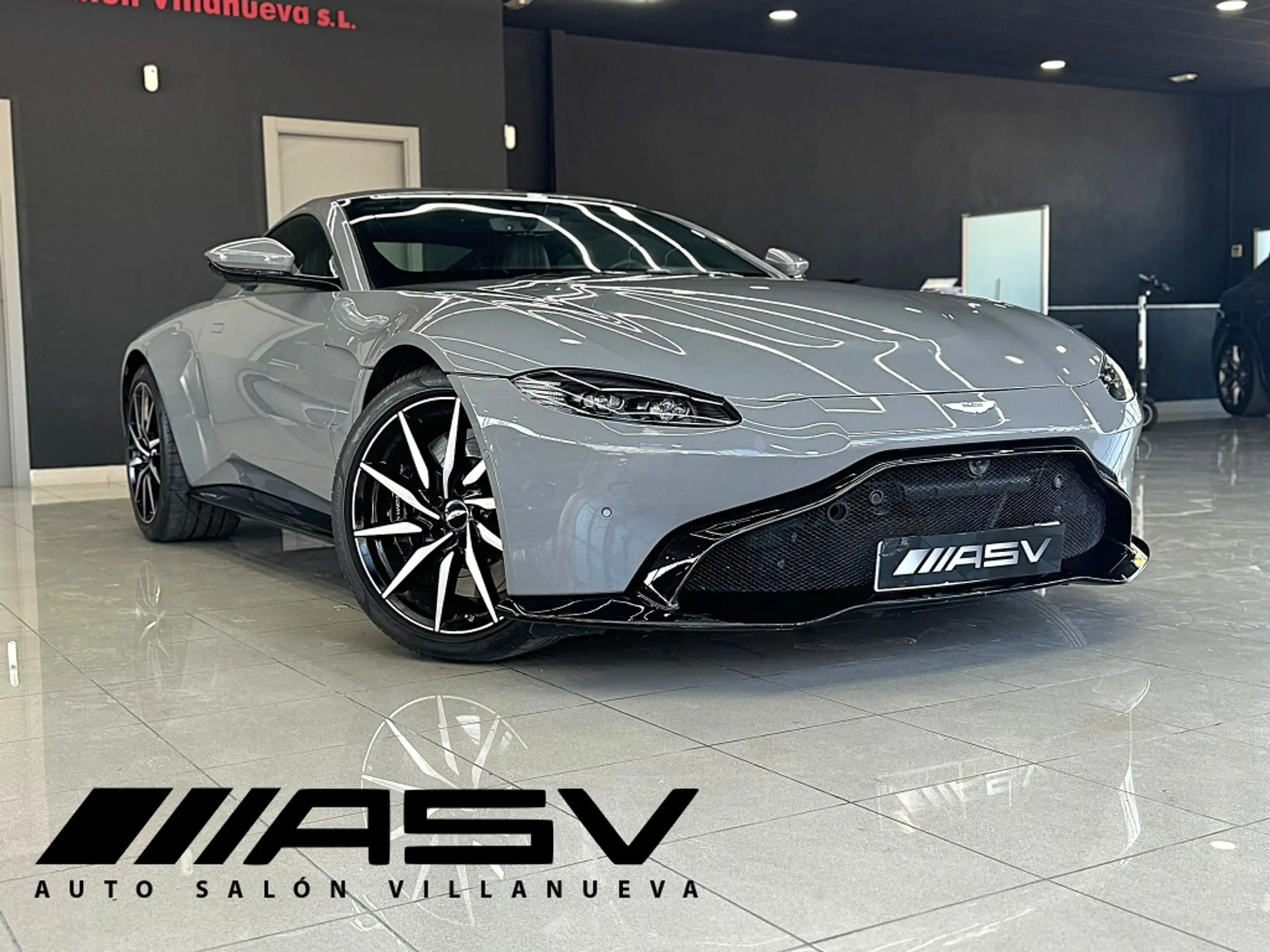 Aston Martin - Vantage