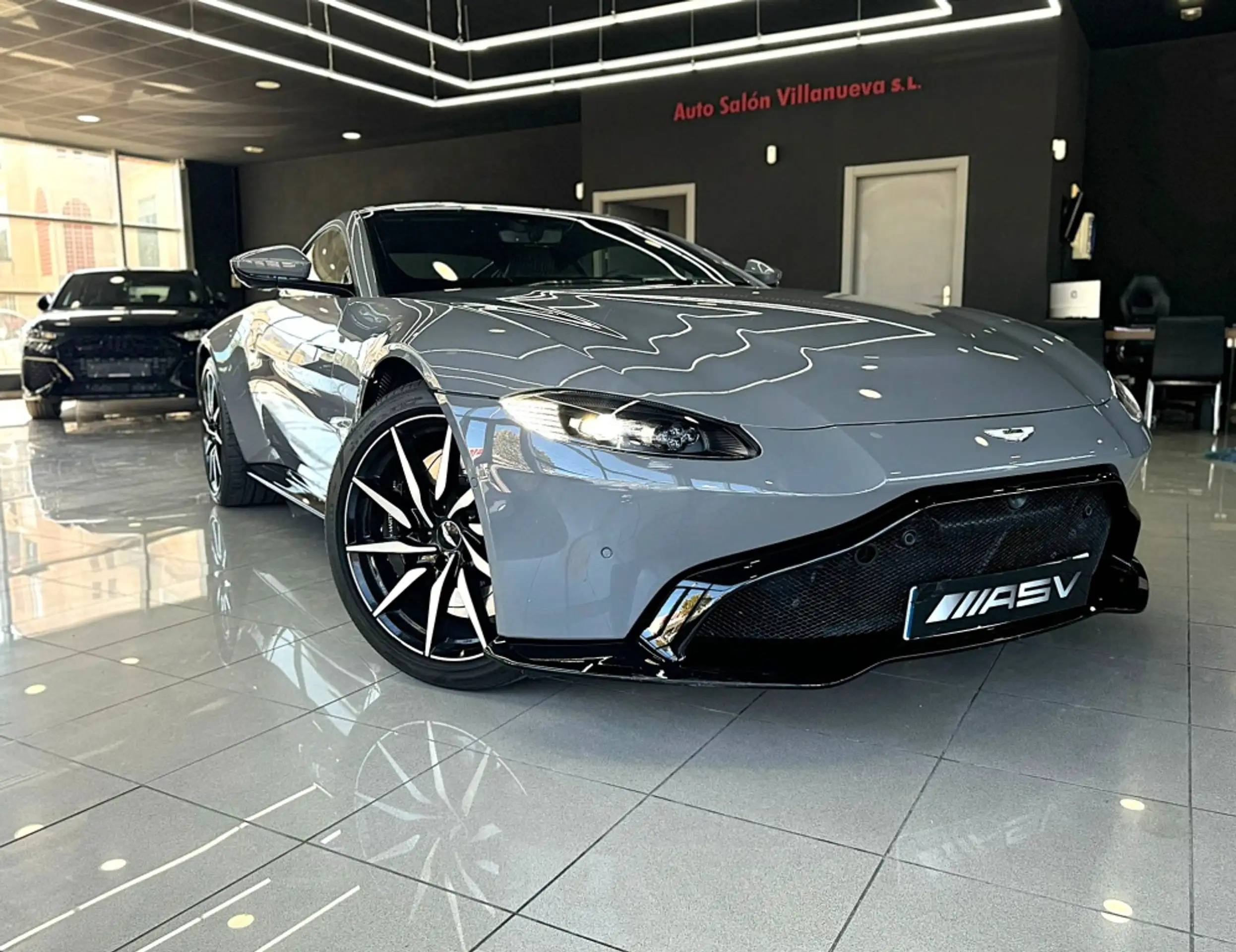 Aston Martin - Vantage