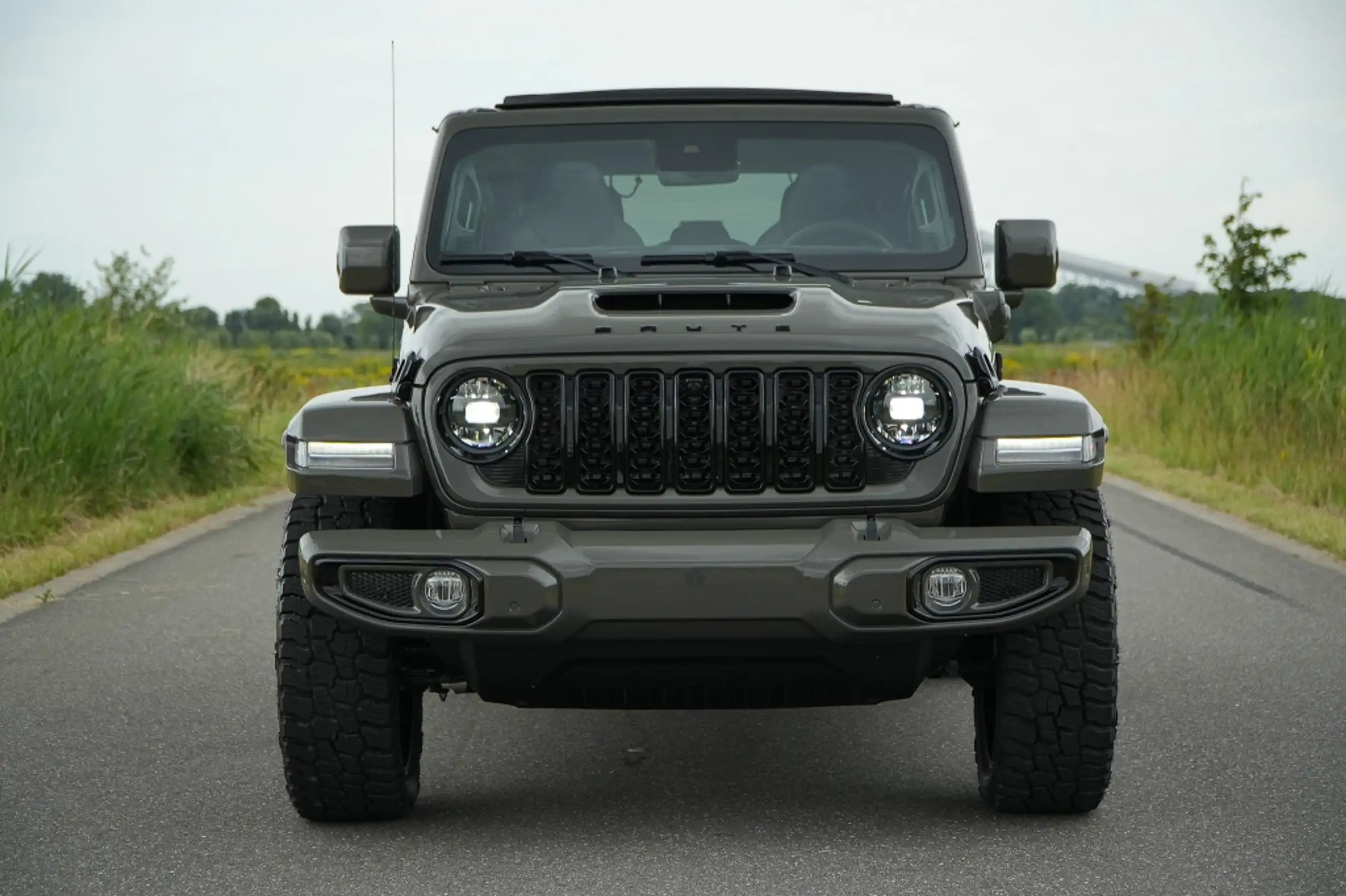 Jeep - Wrangler