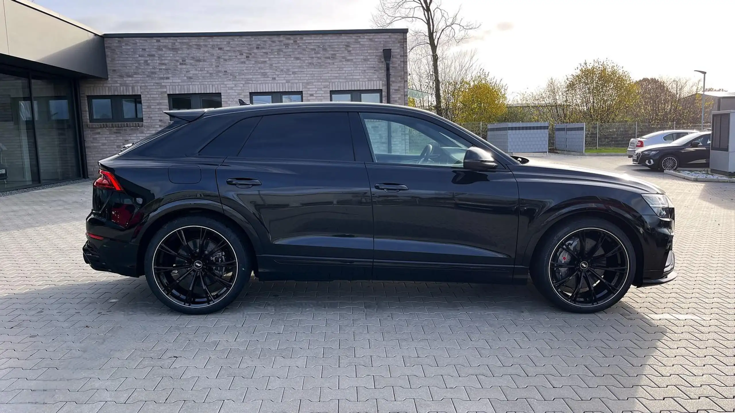 Audi - SQ8