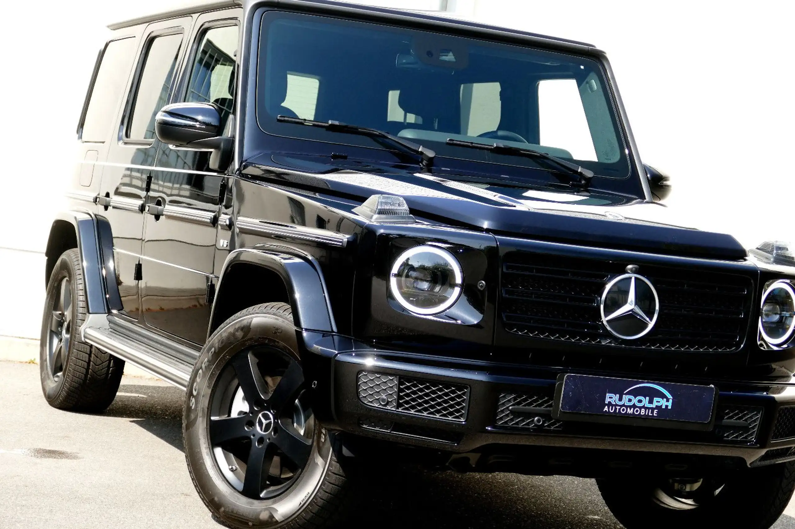 Mercedes-Benz - G 500