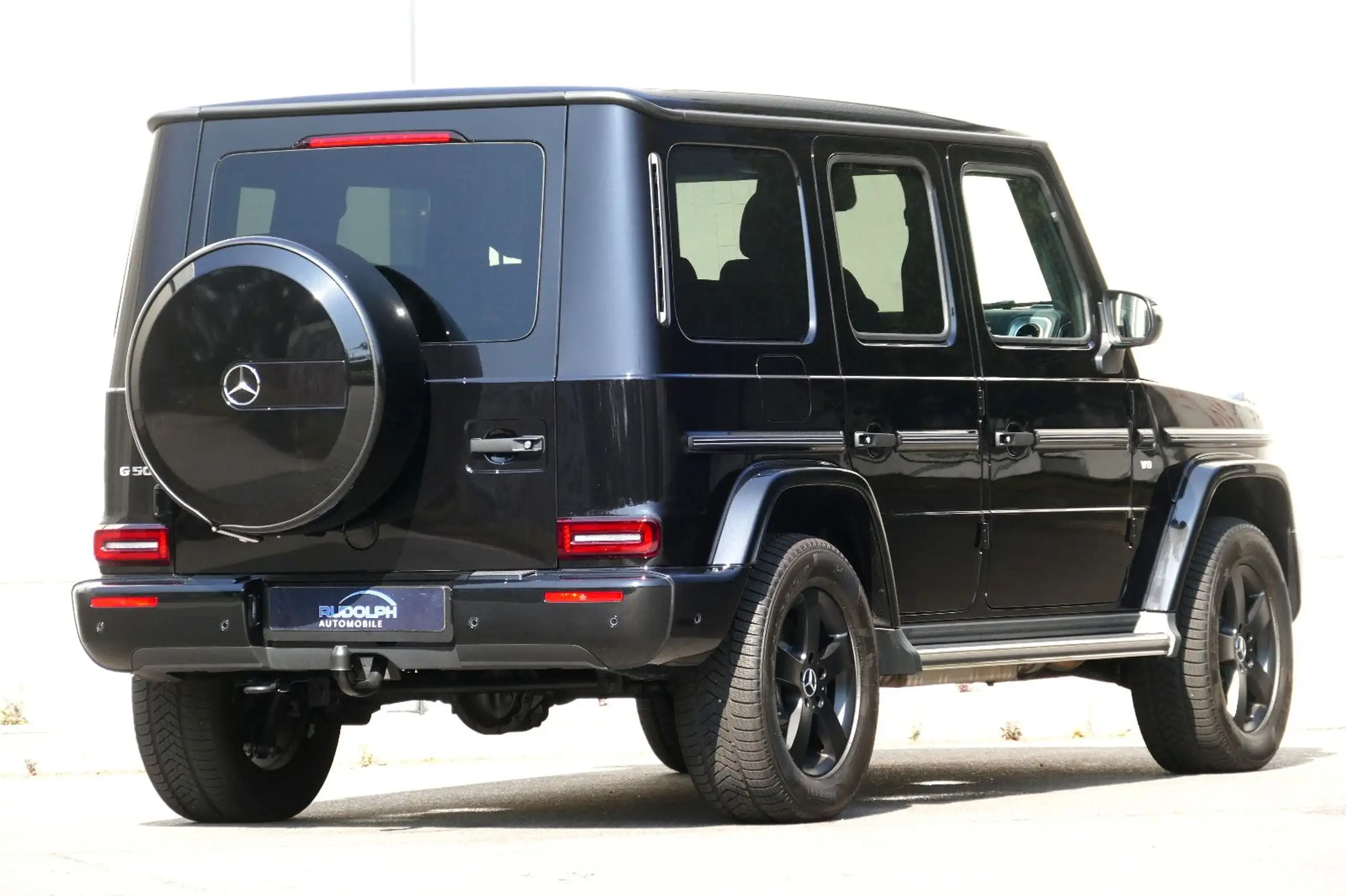 Mercedes-Benz - G 500