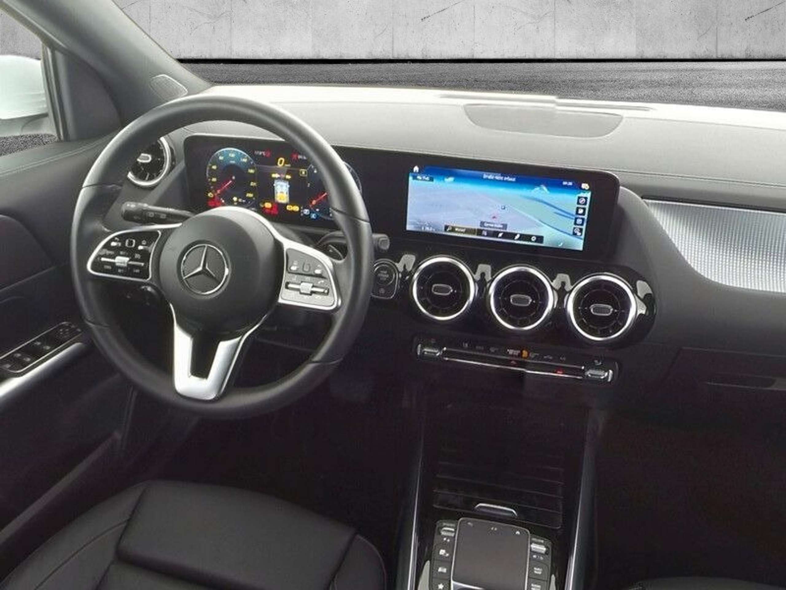 Mercedes-Benz - GLA 220