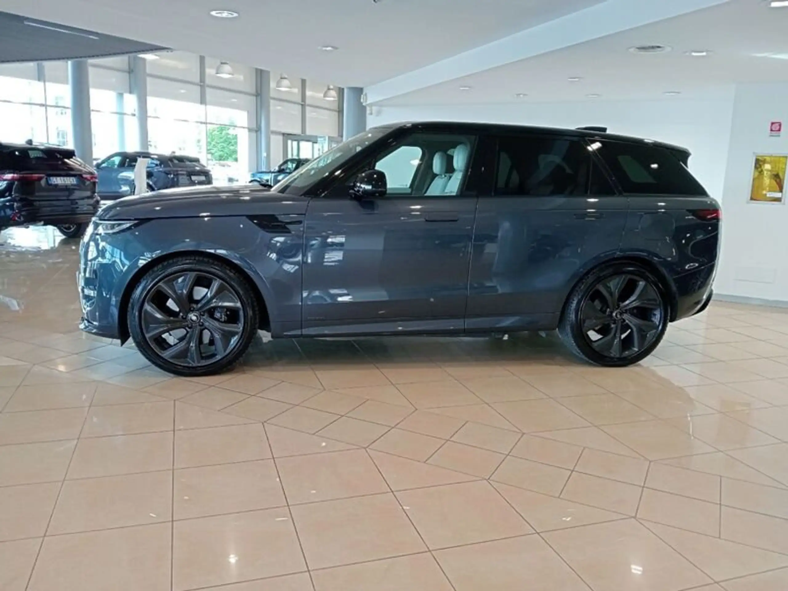 Land Rover - Range Rover Sport