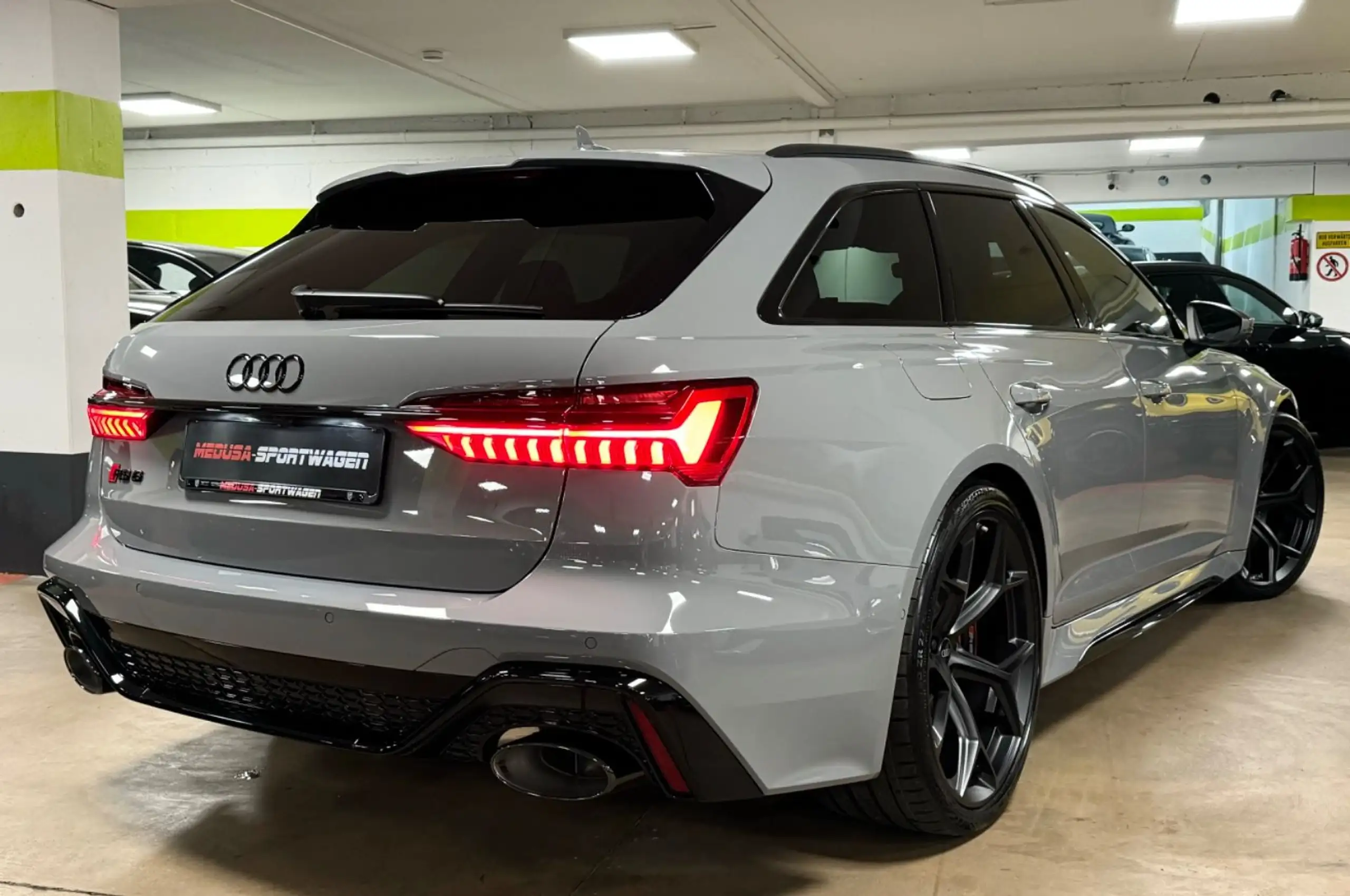 Audi - RS6