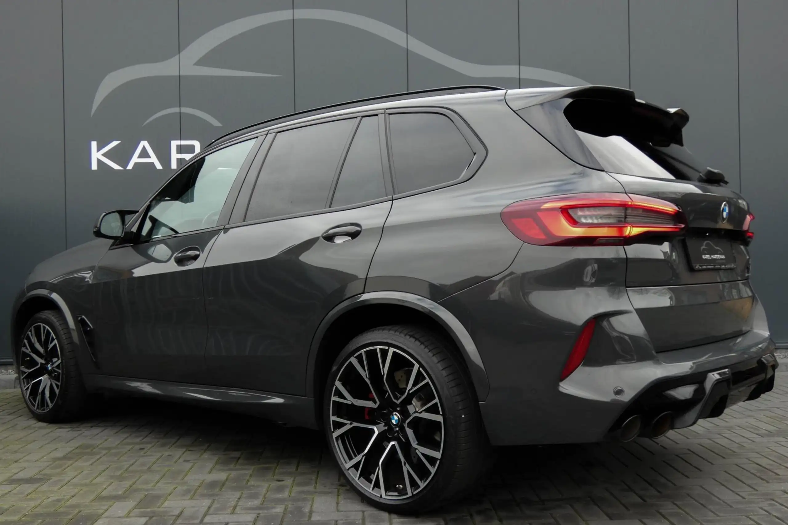 BMW - X5 M