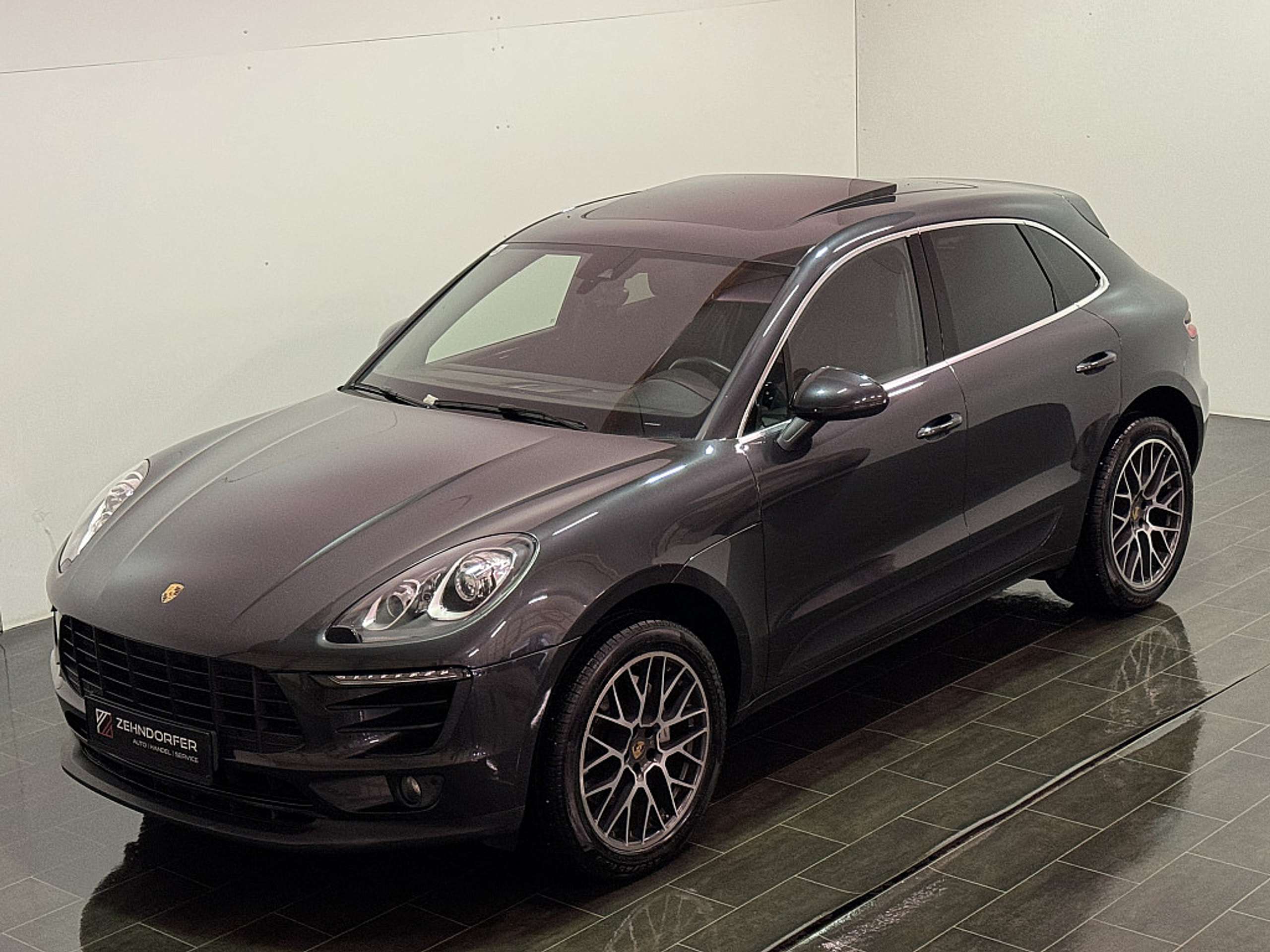 Porsche - Macan