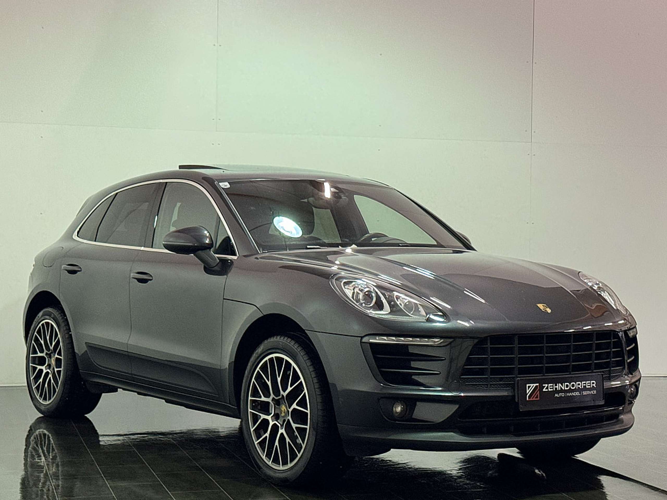 Porsche - Macan